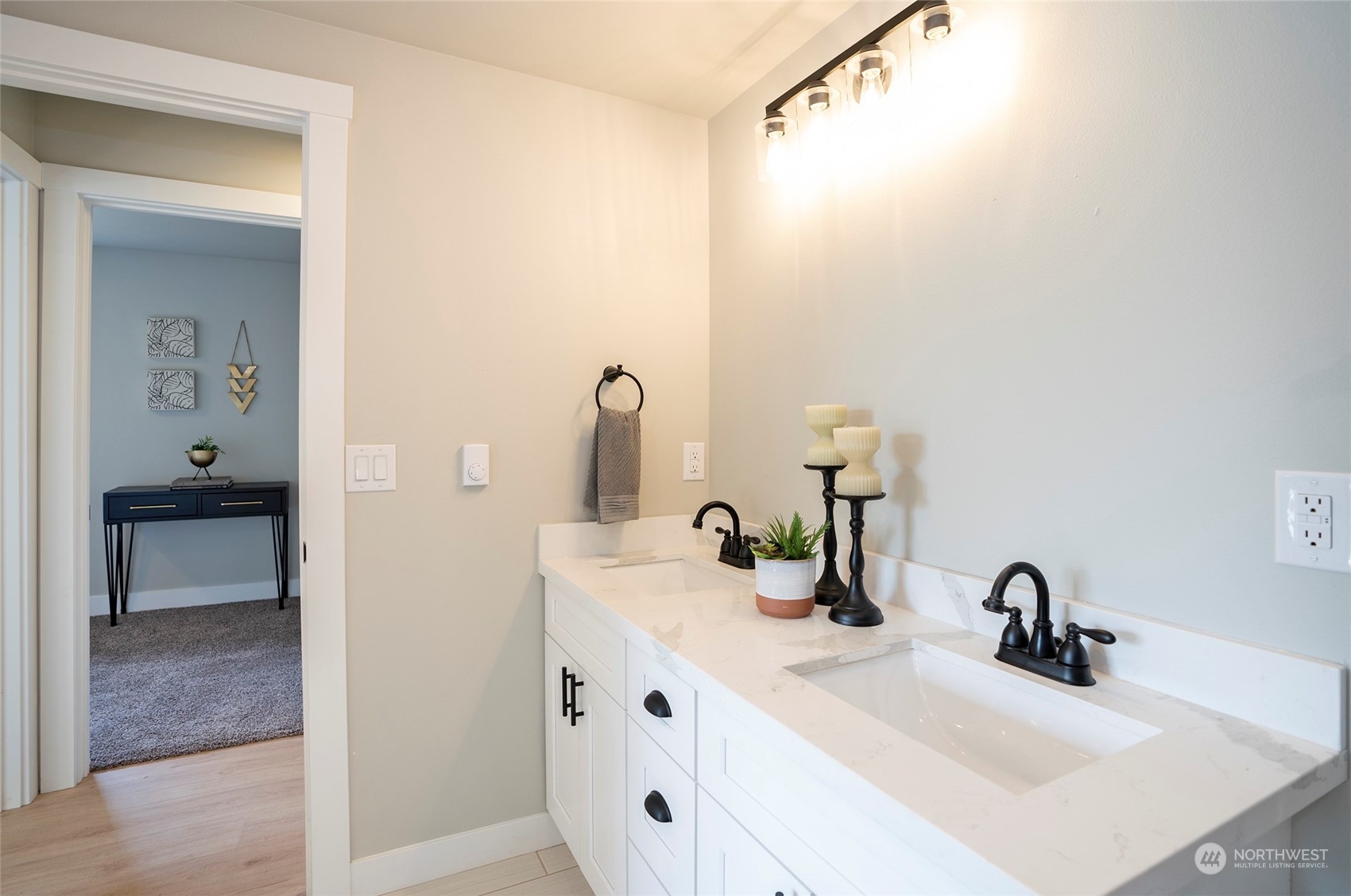 8914 Woodland Avenue E