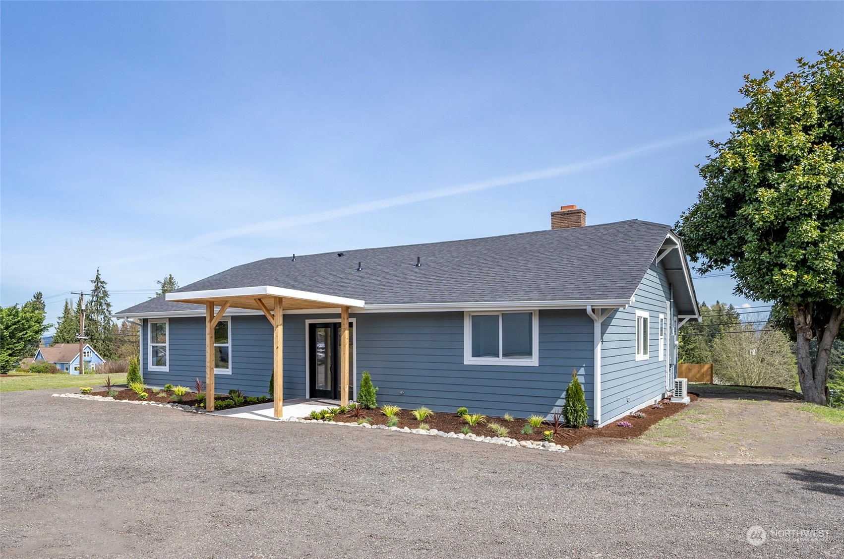 8914 Woodland Avenue E