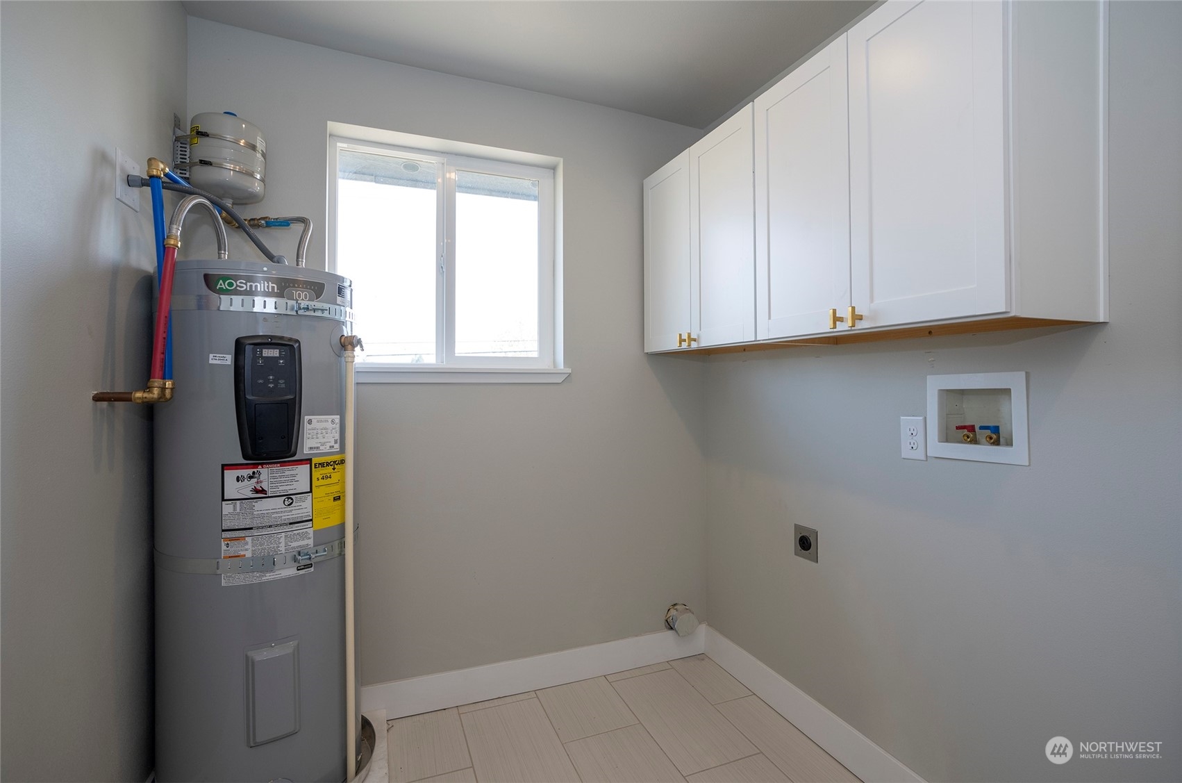 8914 Woodland Avenue E