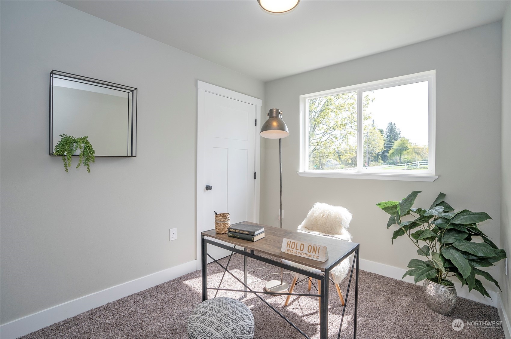 8914 Woodland Avenue E