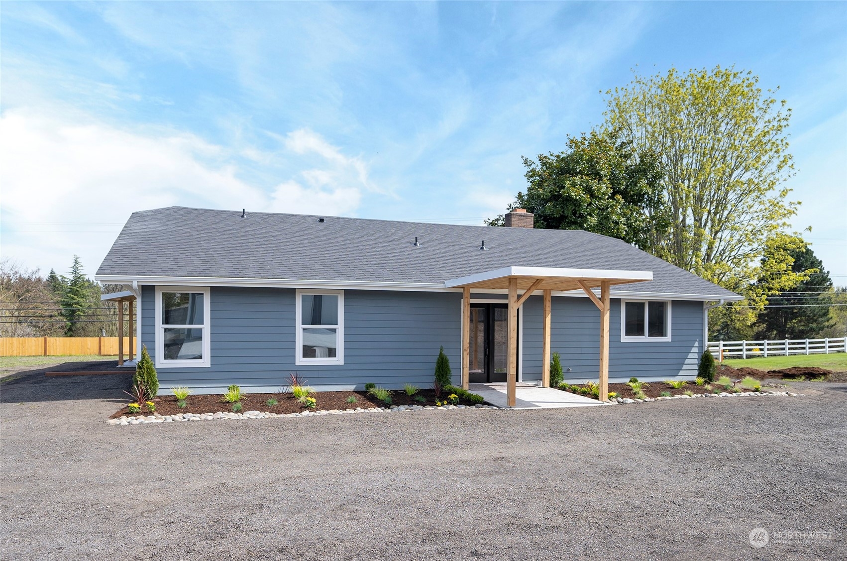 8914 Woodland Avenue E