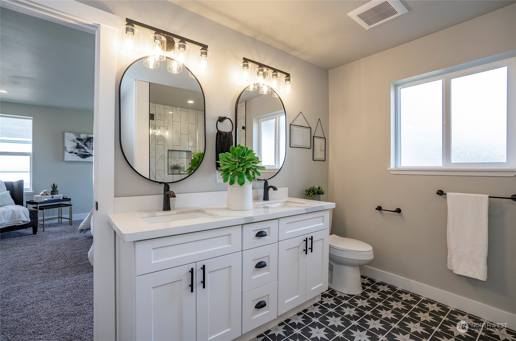 8914 Woodland Avenue E