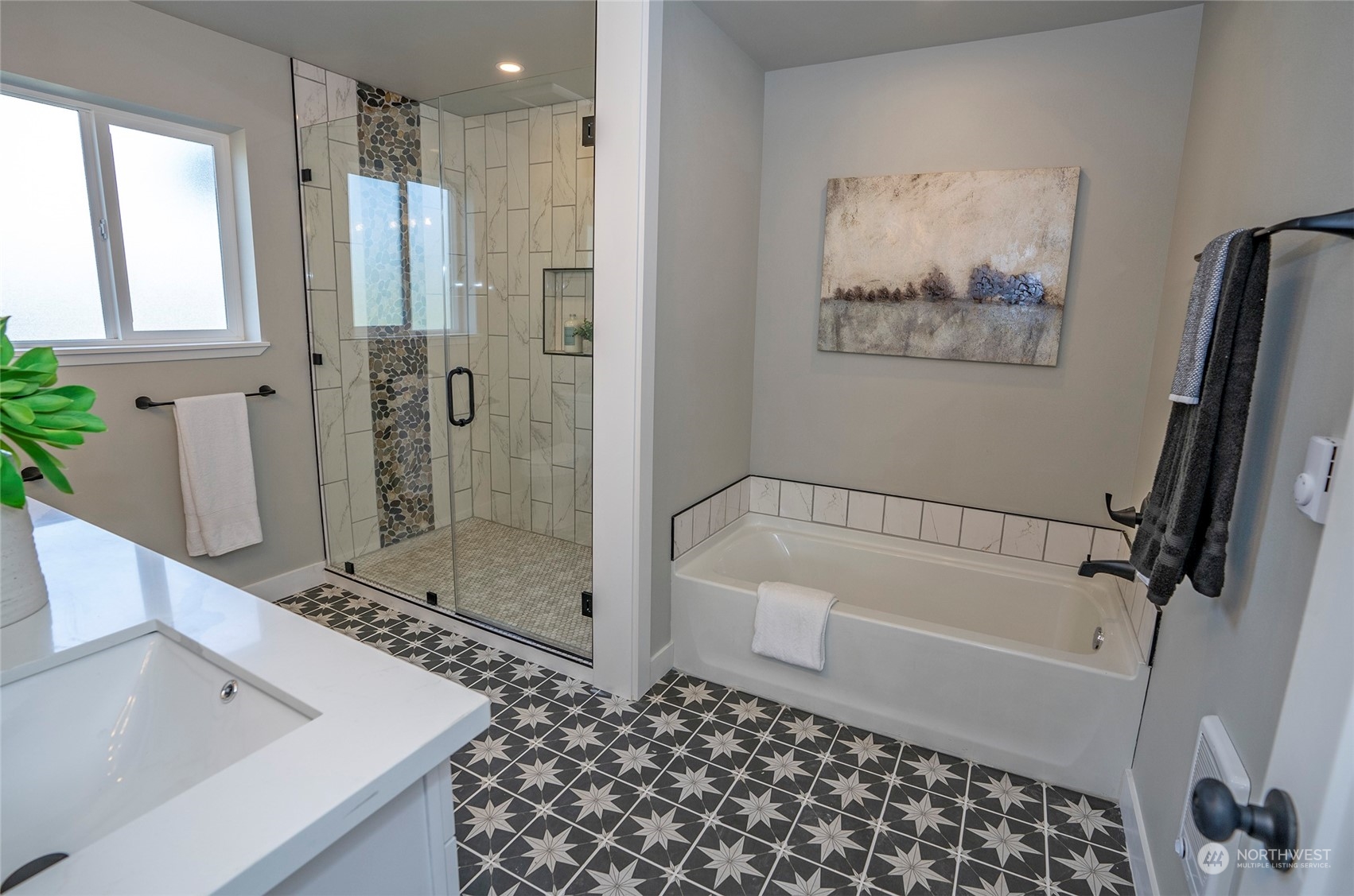 8914 Woodland Avenue E