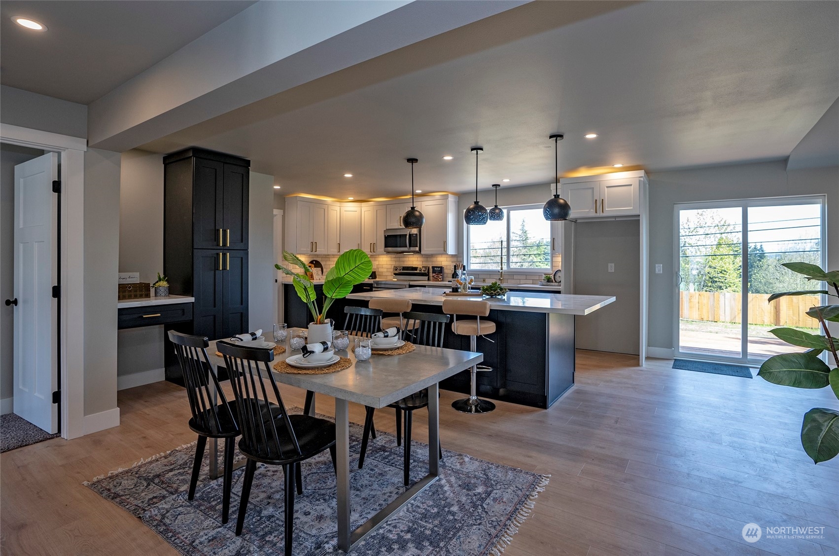 8914 Woodland Avenue E