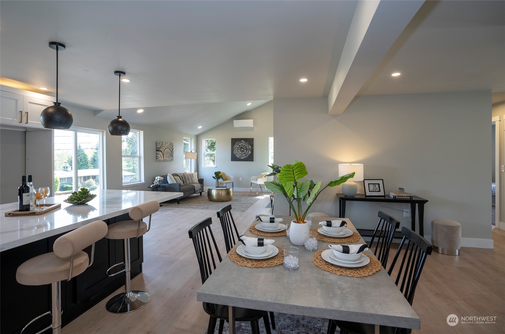 8914 Woodland Avenue E