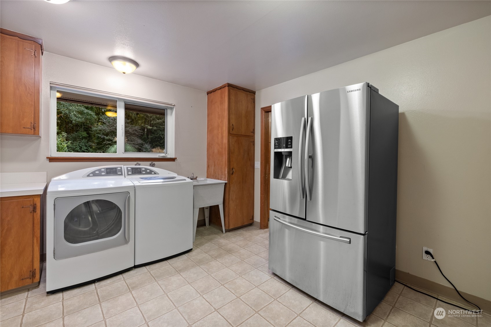 11016 Lake Steilacoom Drive SW