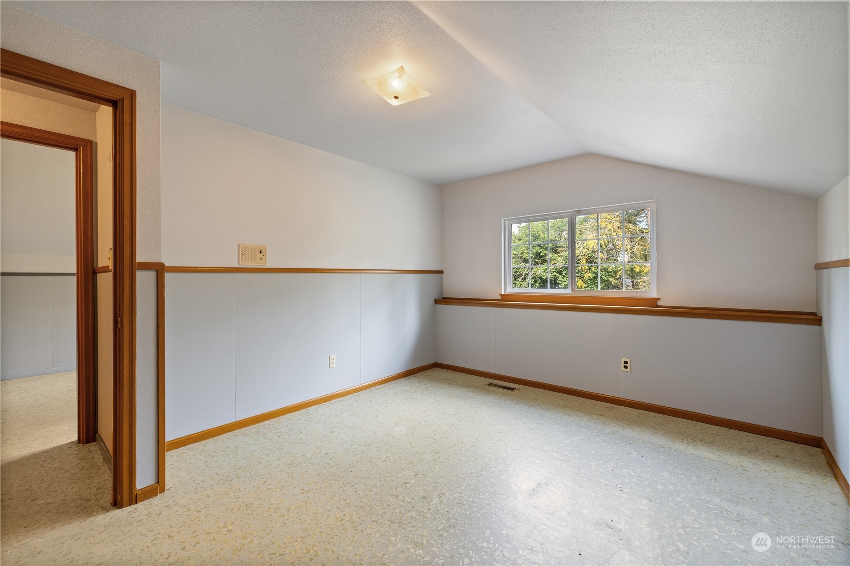 11016 Lake Steilacoom Drive SW