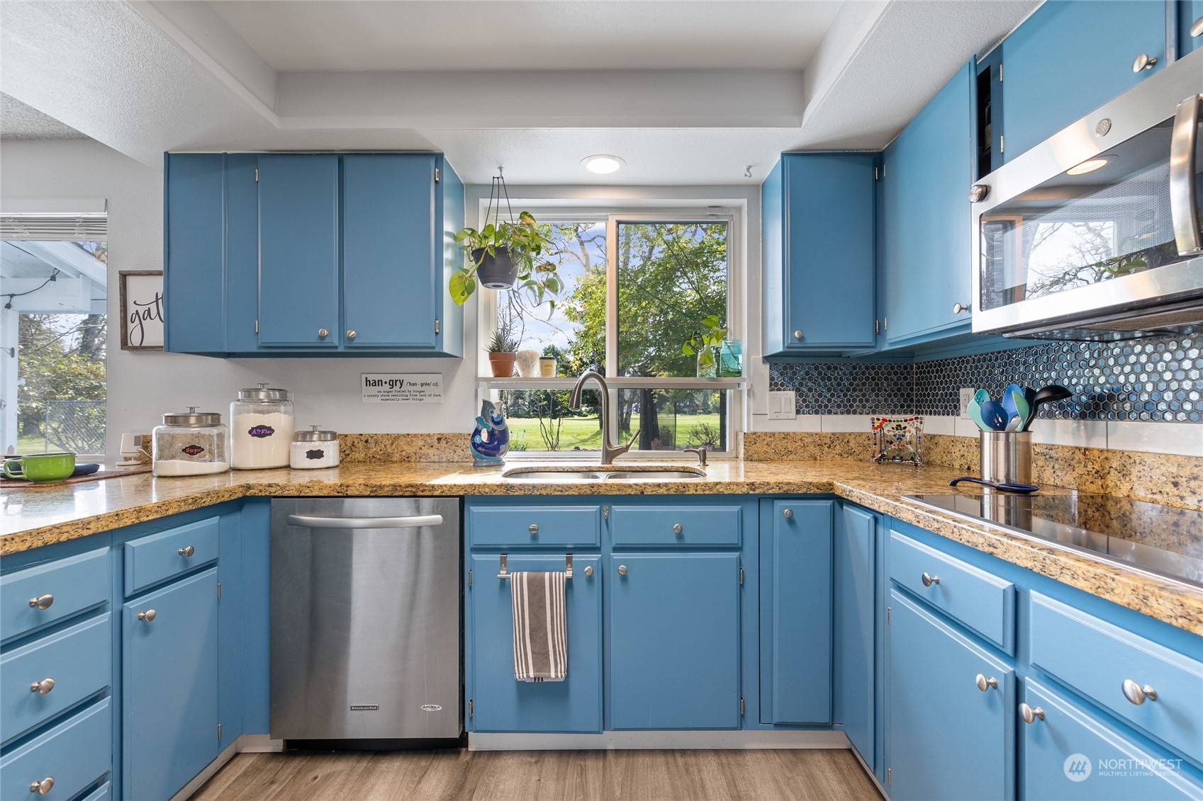 8410 Zircon Drive SW