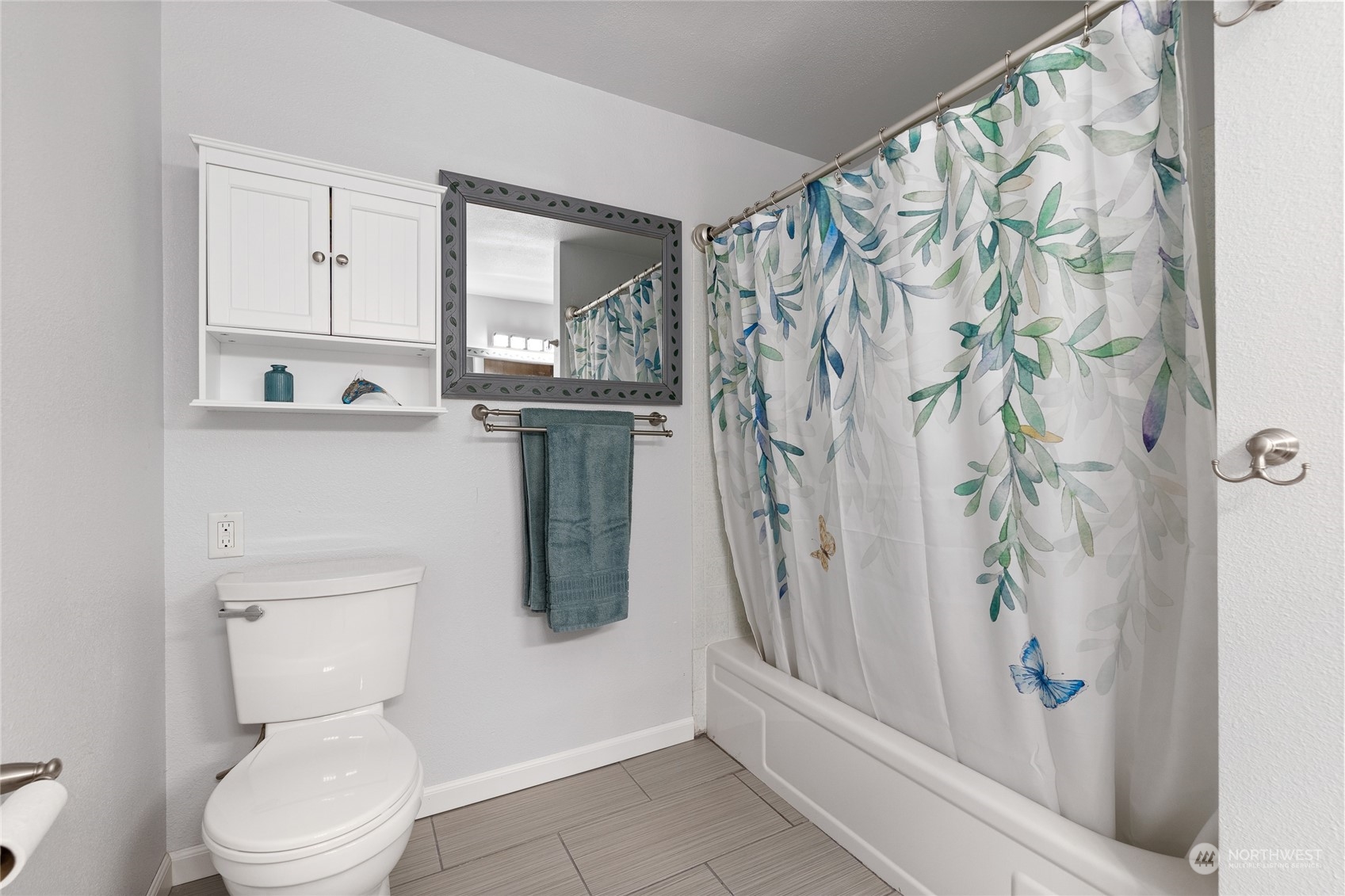 8410 Zircon Drive SW