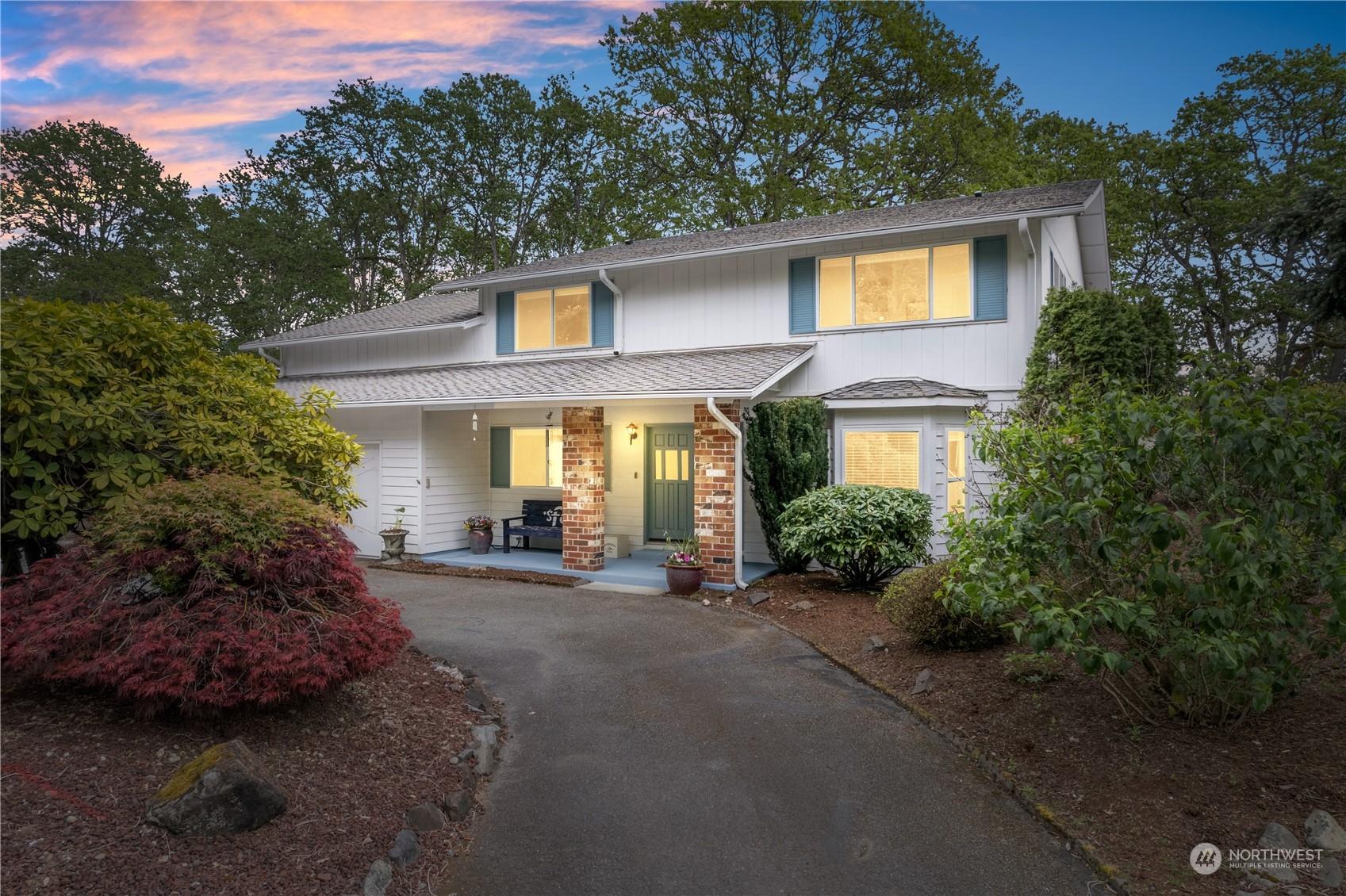 8410 Zircon Drive SW