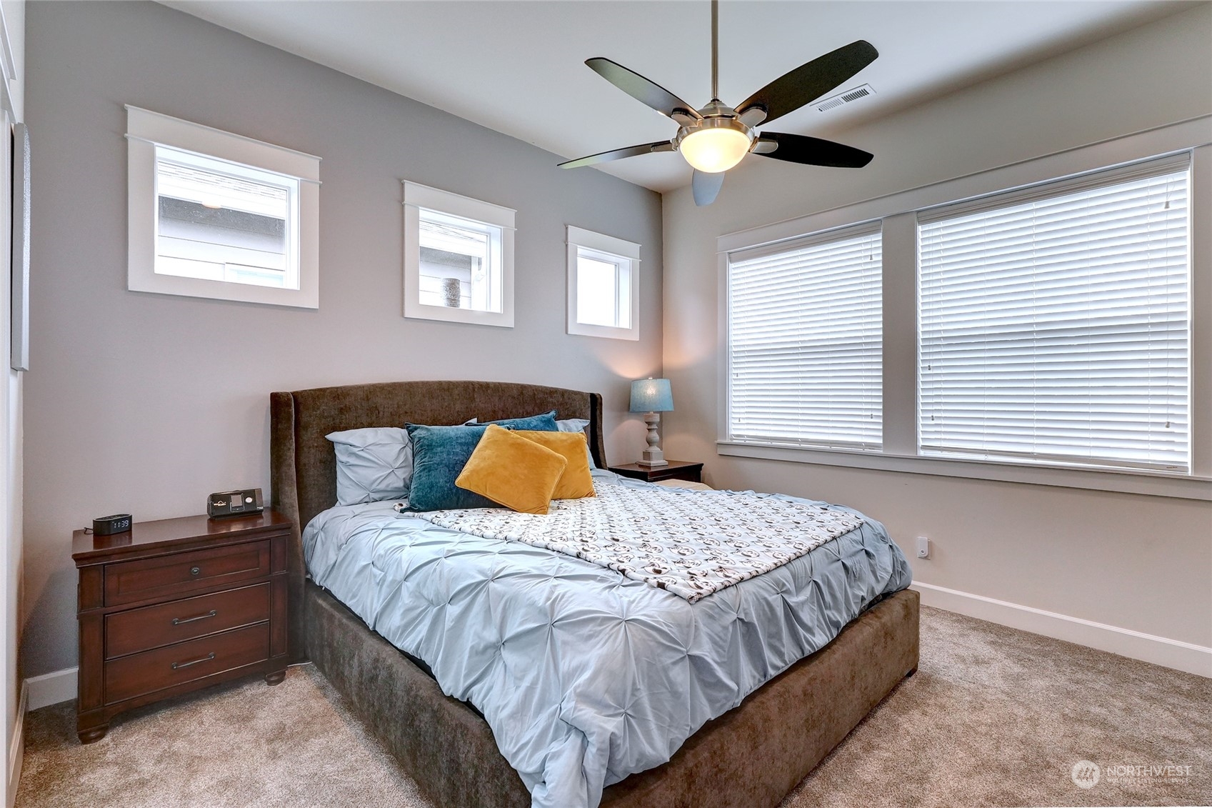 3806 Eagledale Court SE