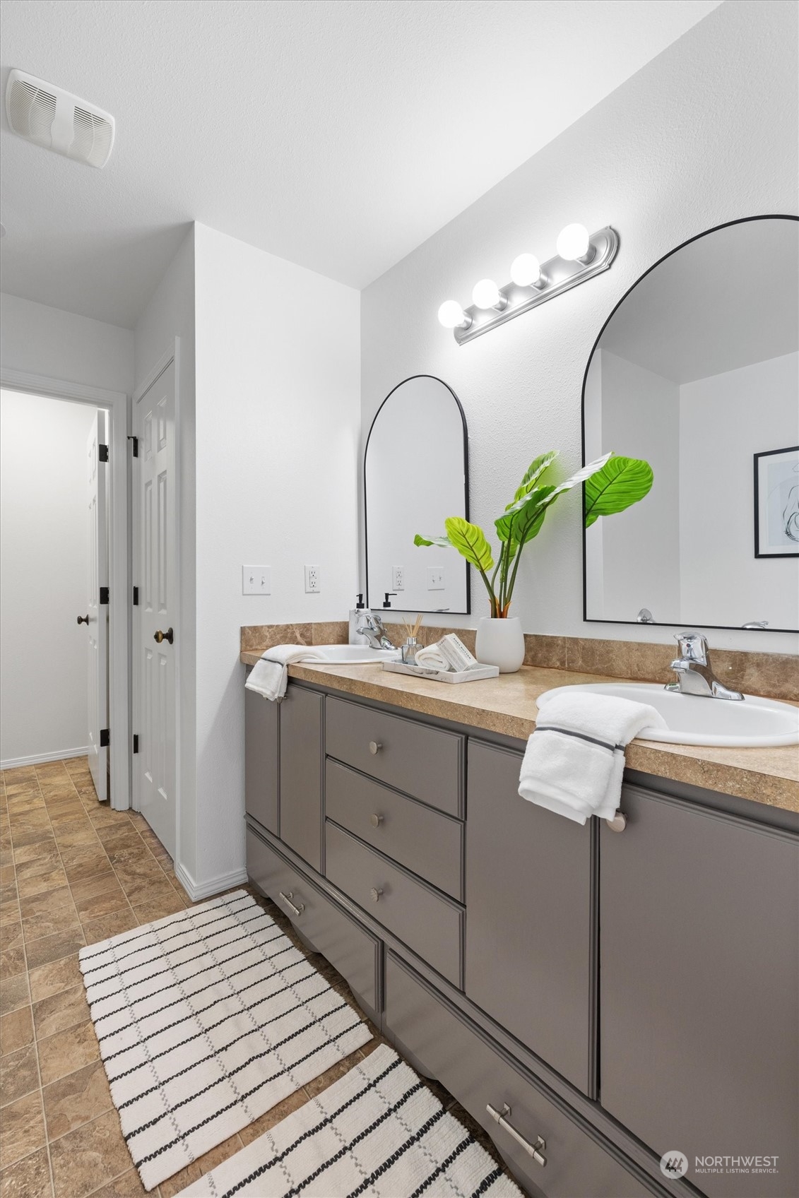 18306 113th Avenue E