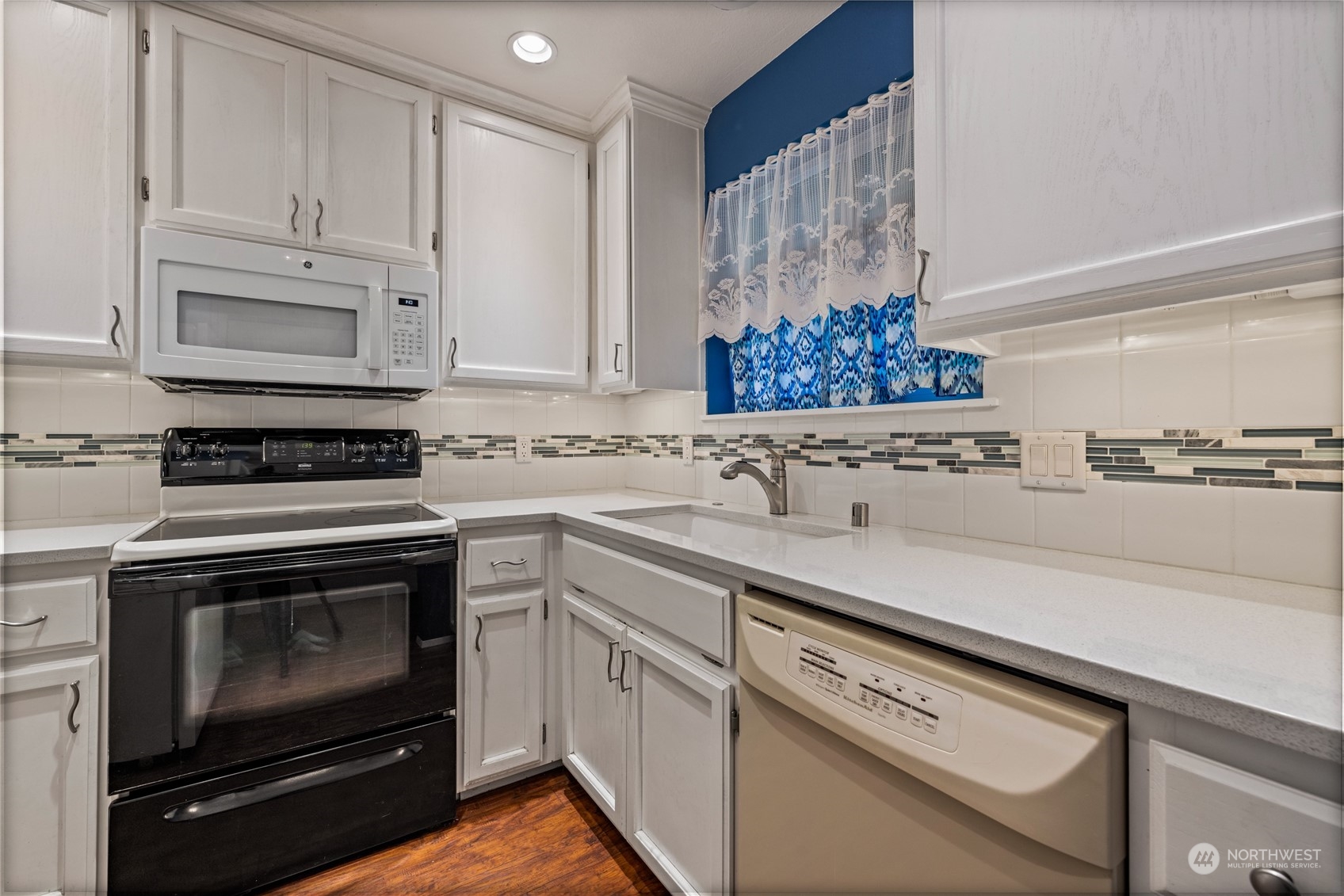 1311 N Highlands Parkway #6