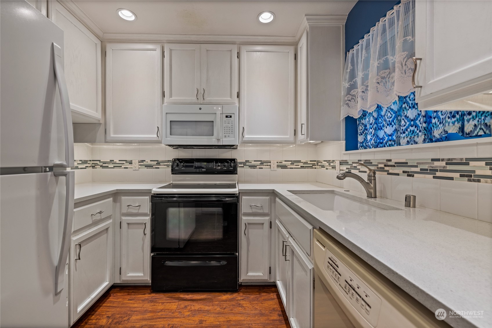 1311 N Highlands Parkway #6