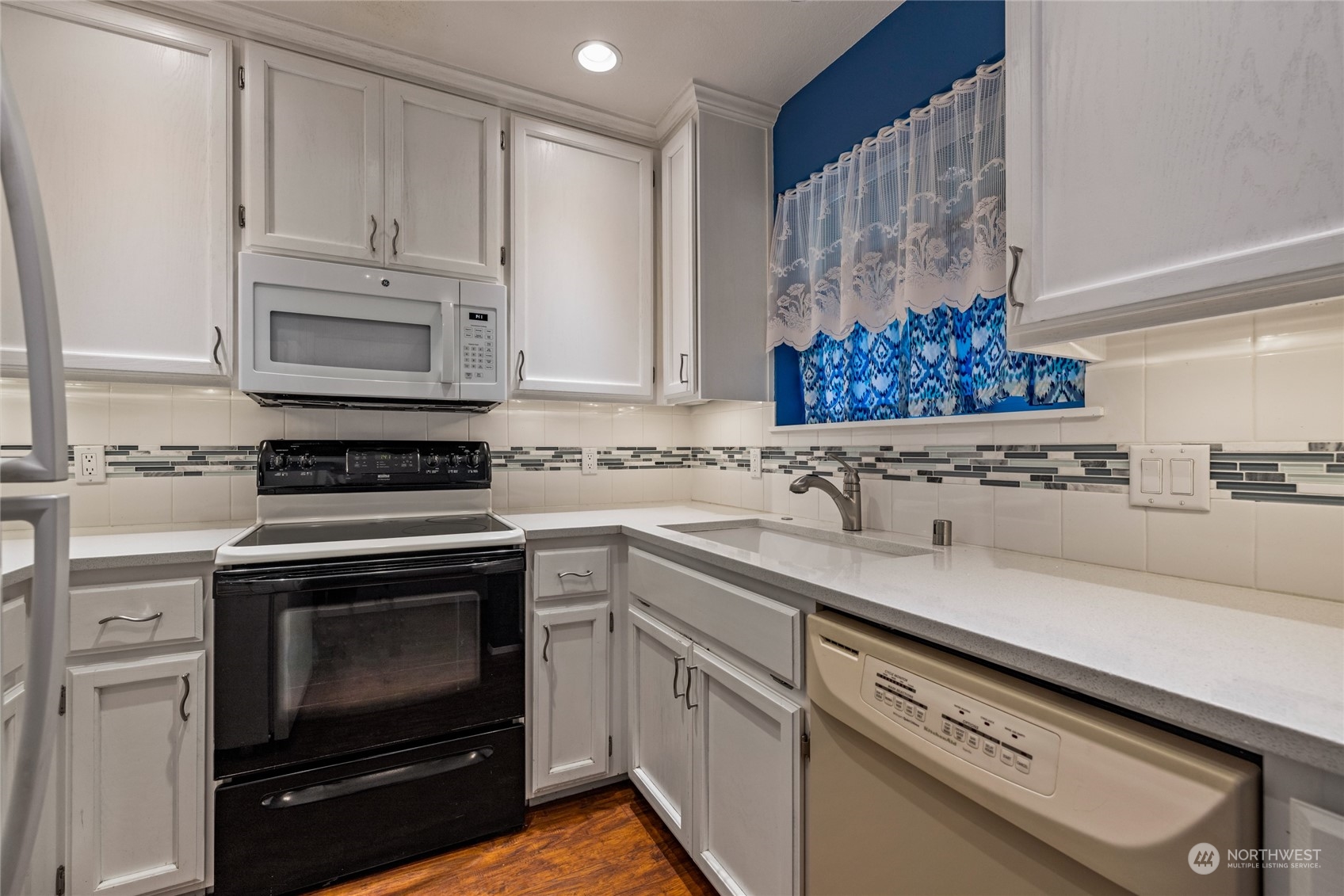 1311 N Highlands Parkway #6