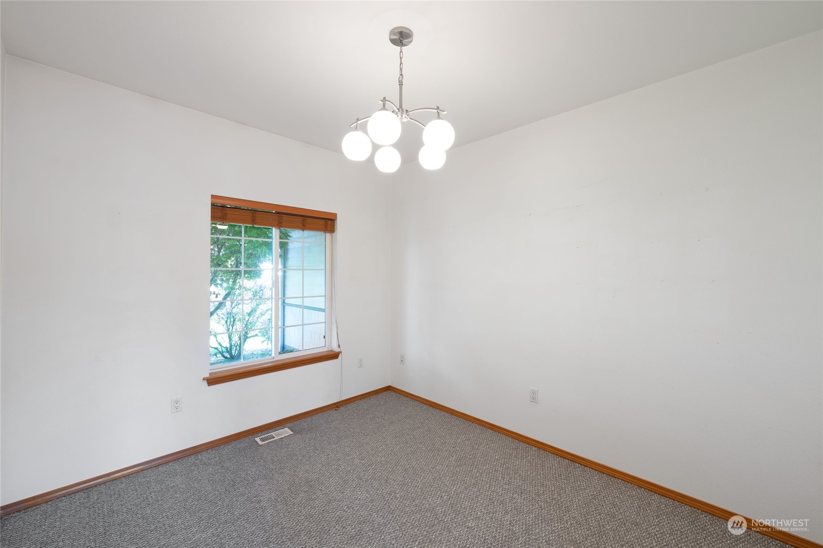 2212 33rd Avenue Ct SW