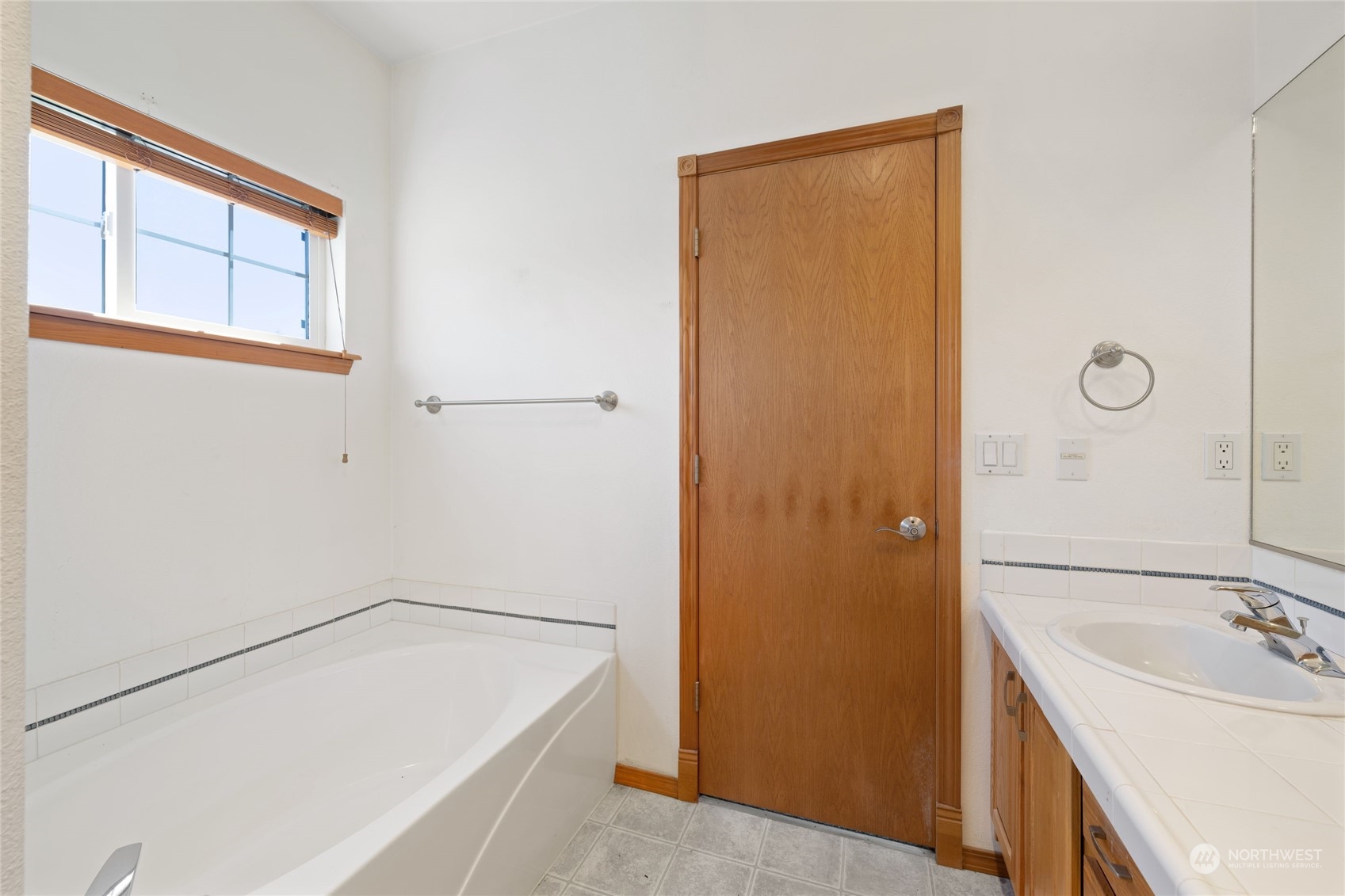 2212 33rd Avenue Ct SW