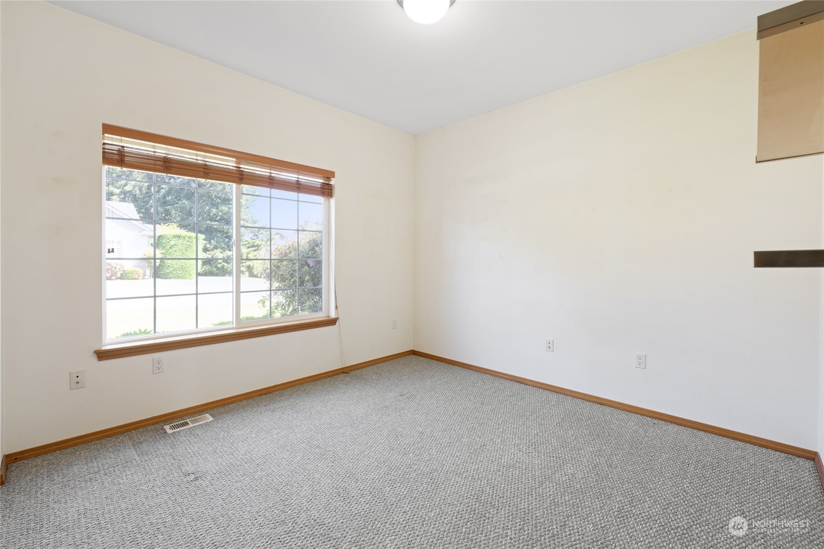 2212 33rd Avenue Ct SW