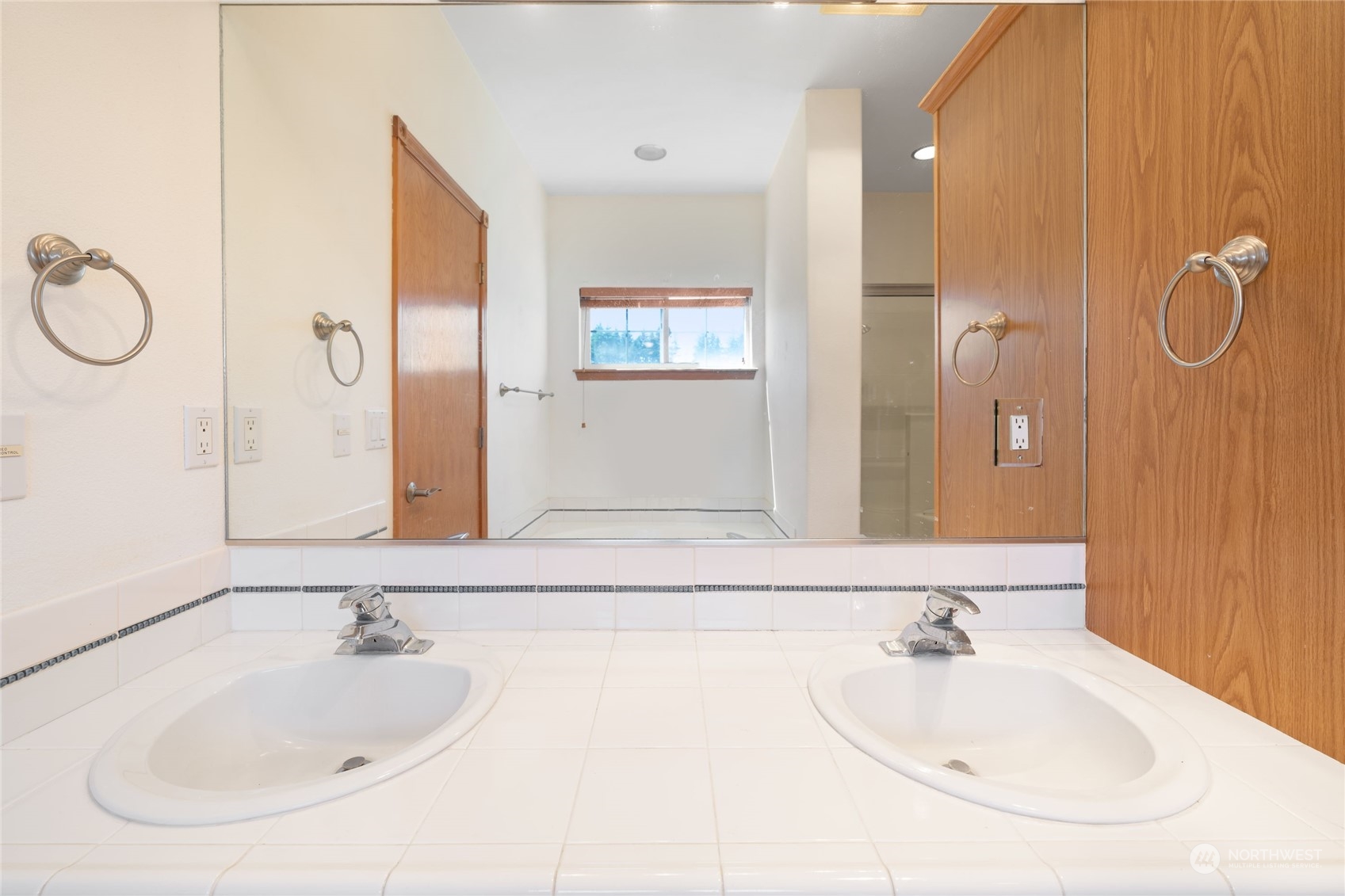 2212 33rd Avenue Ct SW