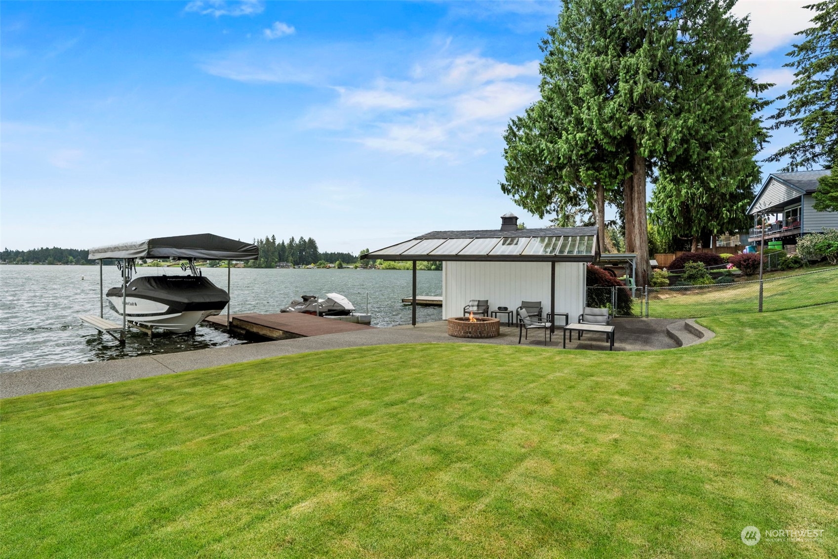 1102 Mountain View Boulevard S