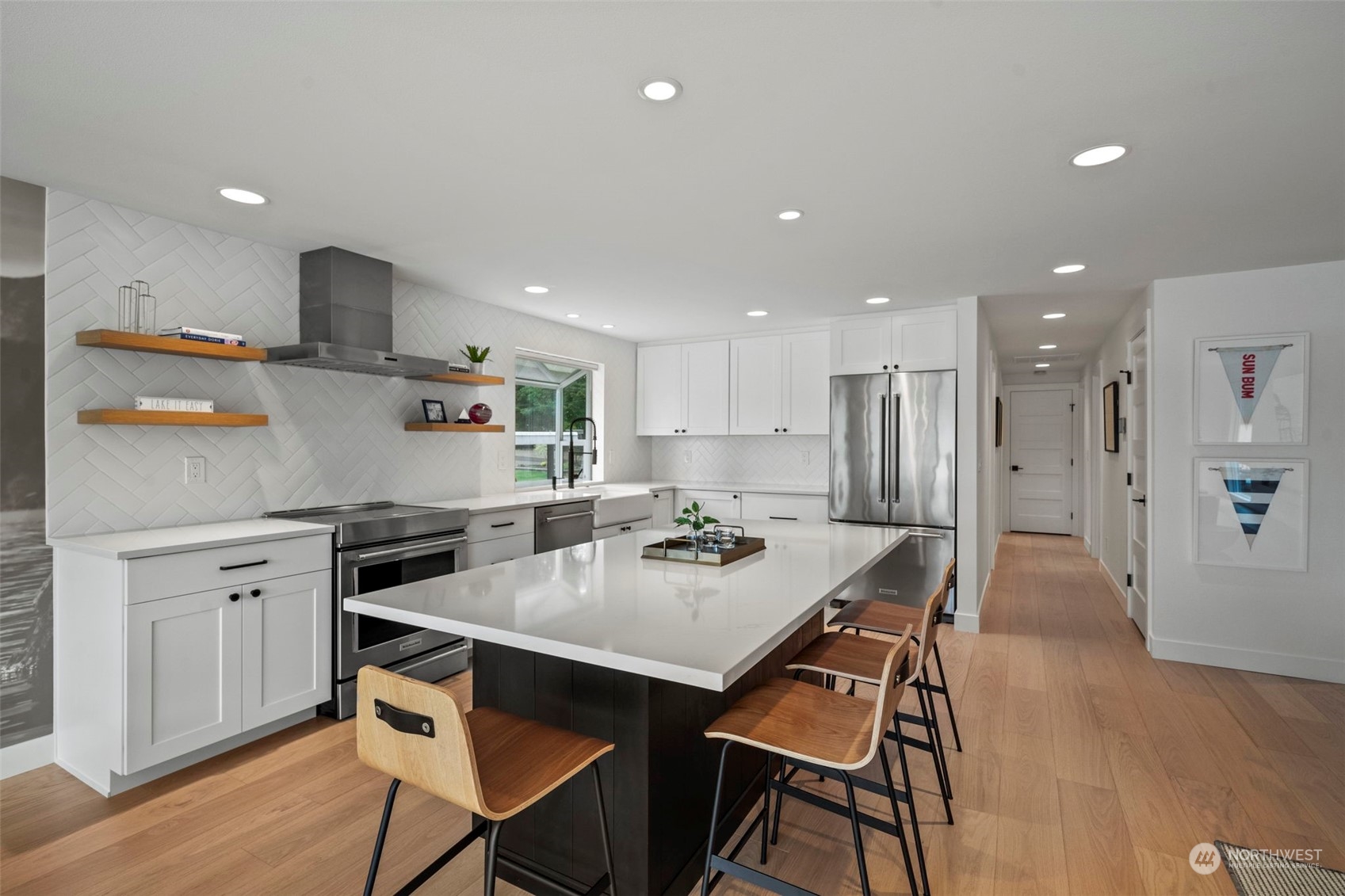 1102 Mountain View Boulevard S