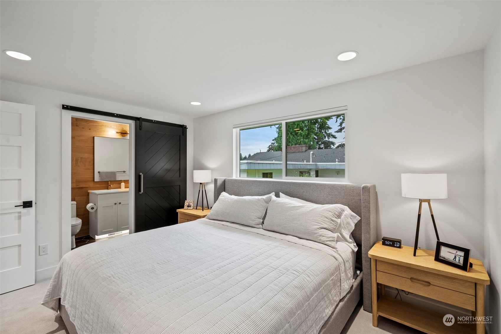 1102 Mountain View Boulevard S