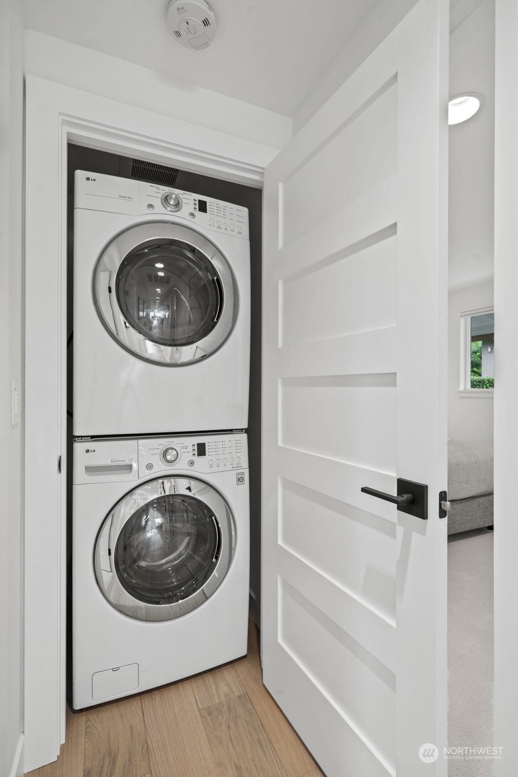 1102 Mountain View Boulevard S