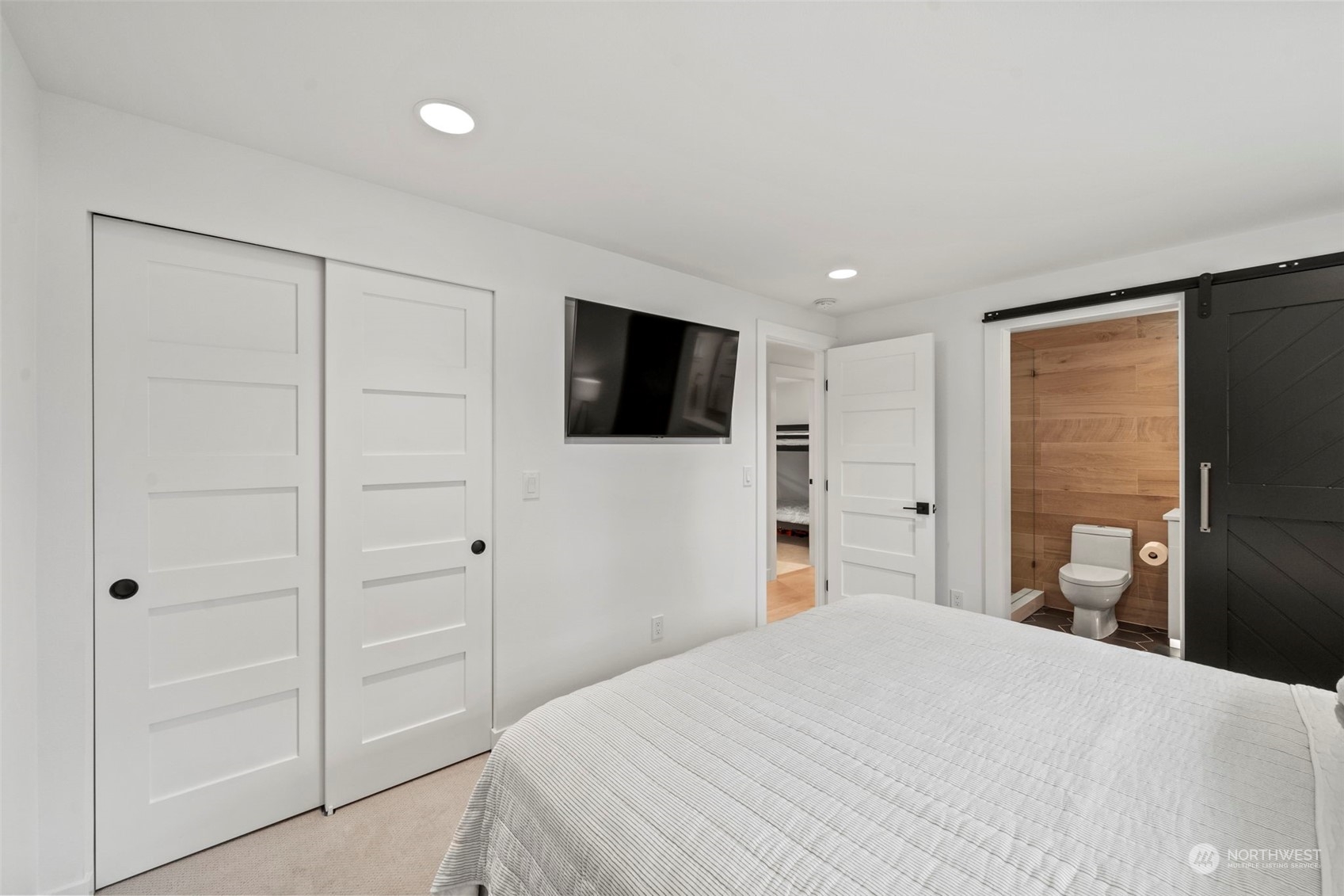 1102 Mountain View Boulevard S