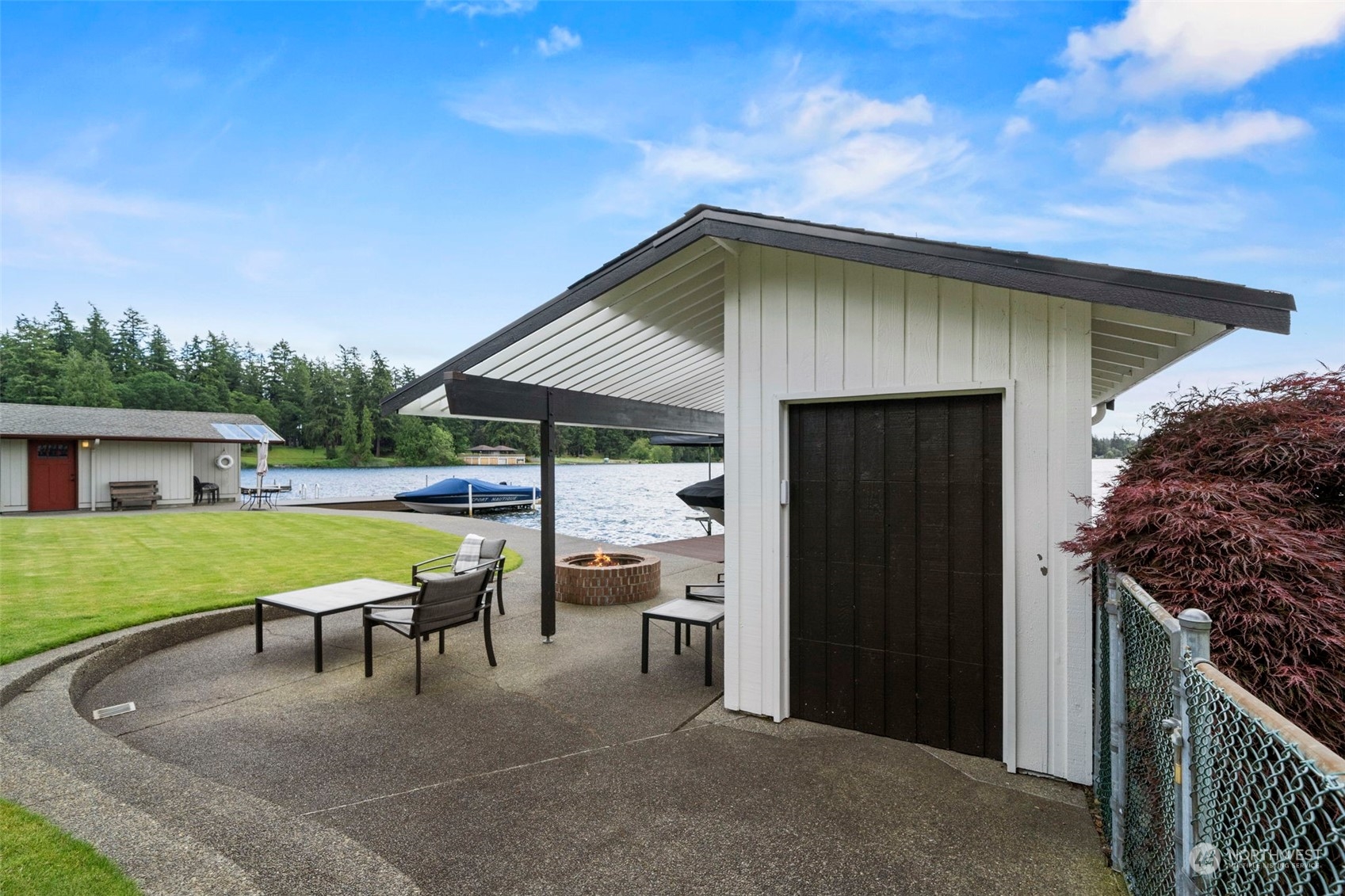 1102 Mountain View Boulevard S