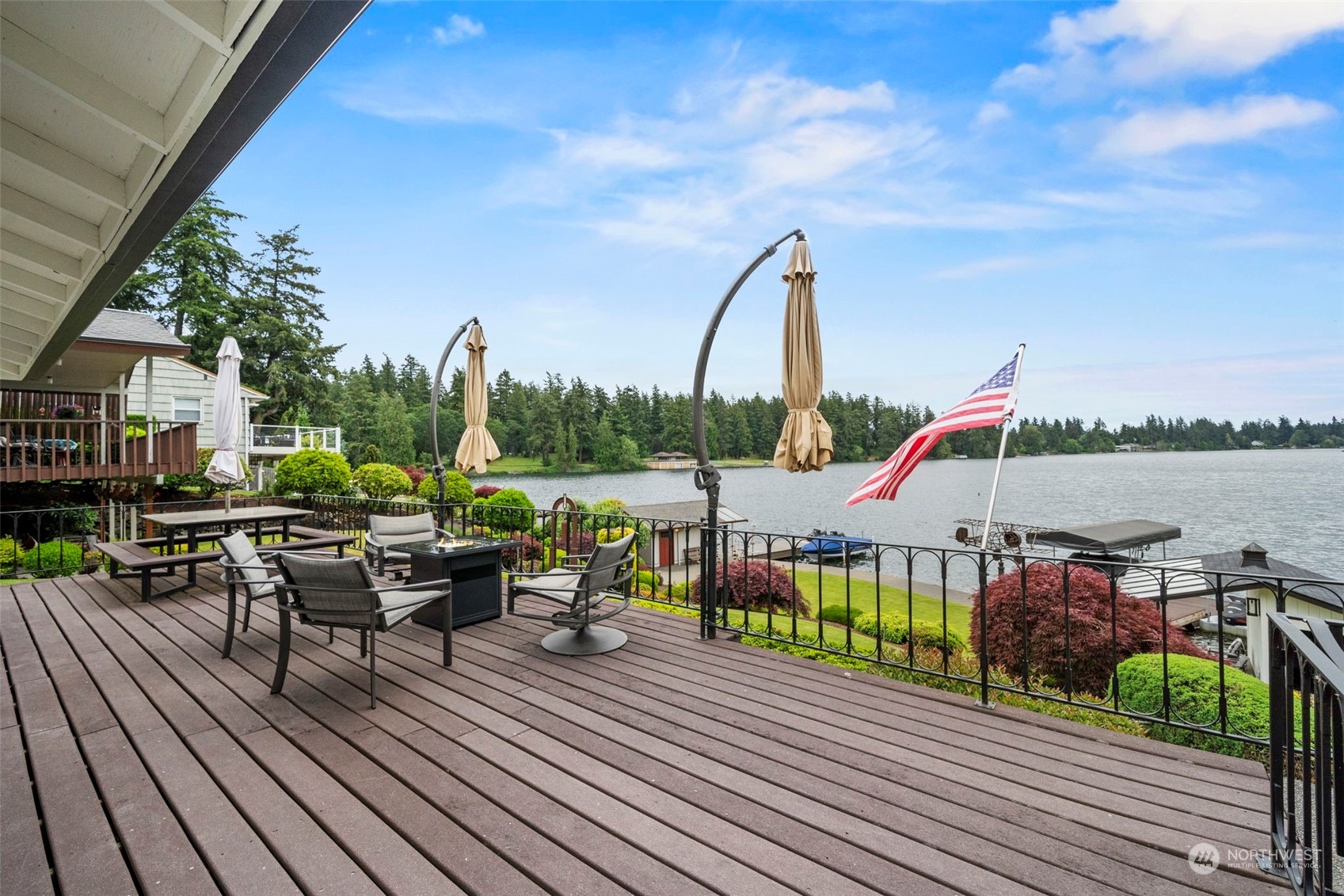 1102 Mountain View Boulevard S