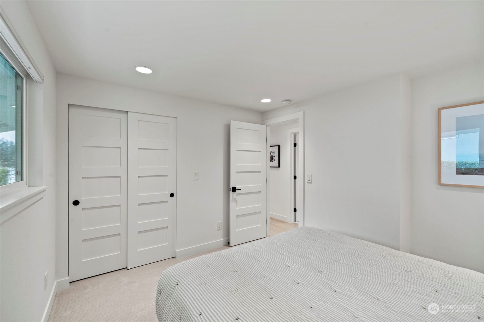 1102 Mountain View Boulevard S