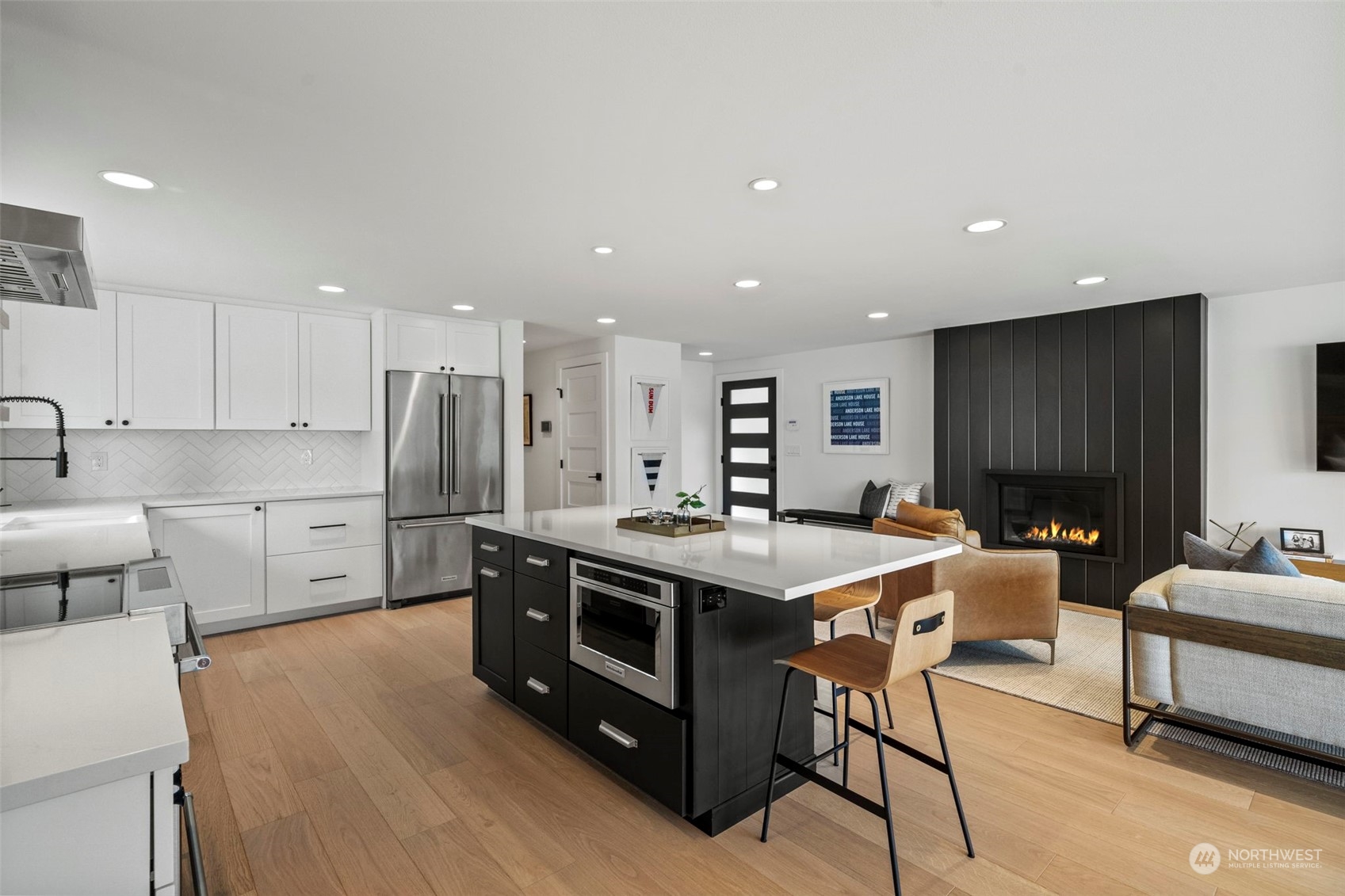 1102 Mountain View Boulevard S