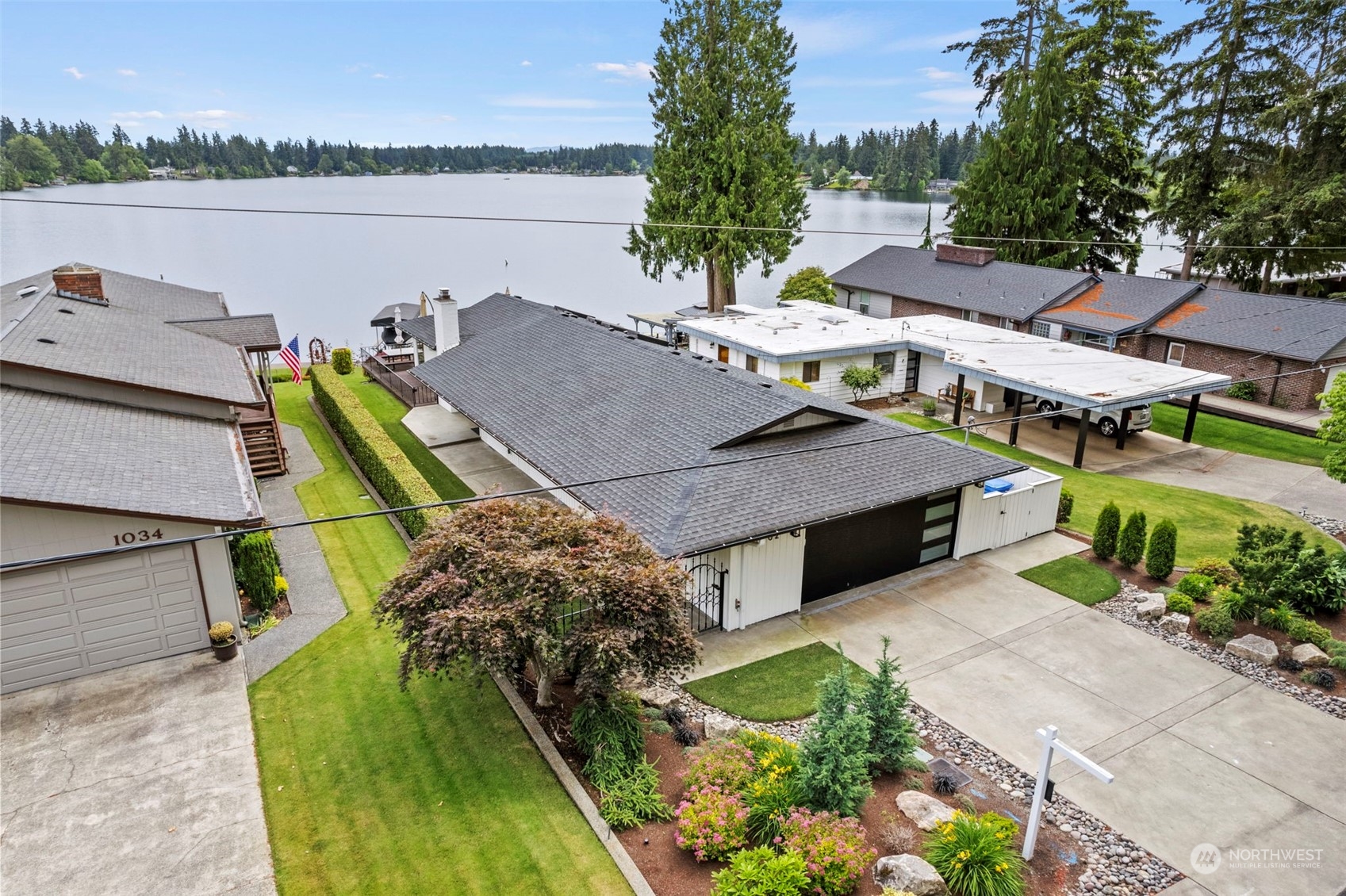 1102 Mountain View Boulevard S