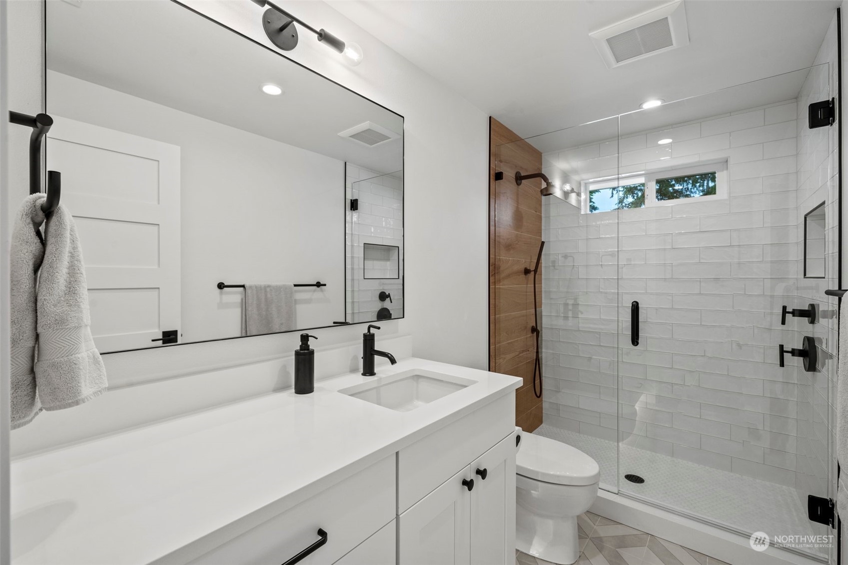 1102 Mountain View Boulevard S