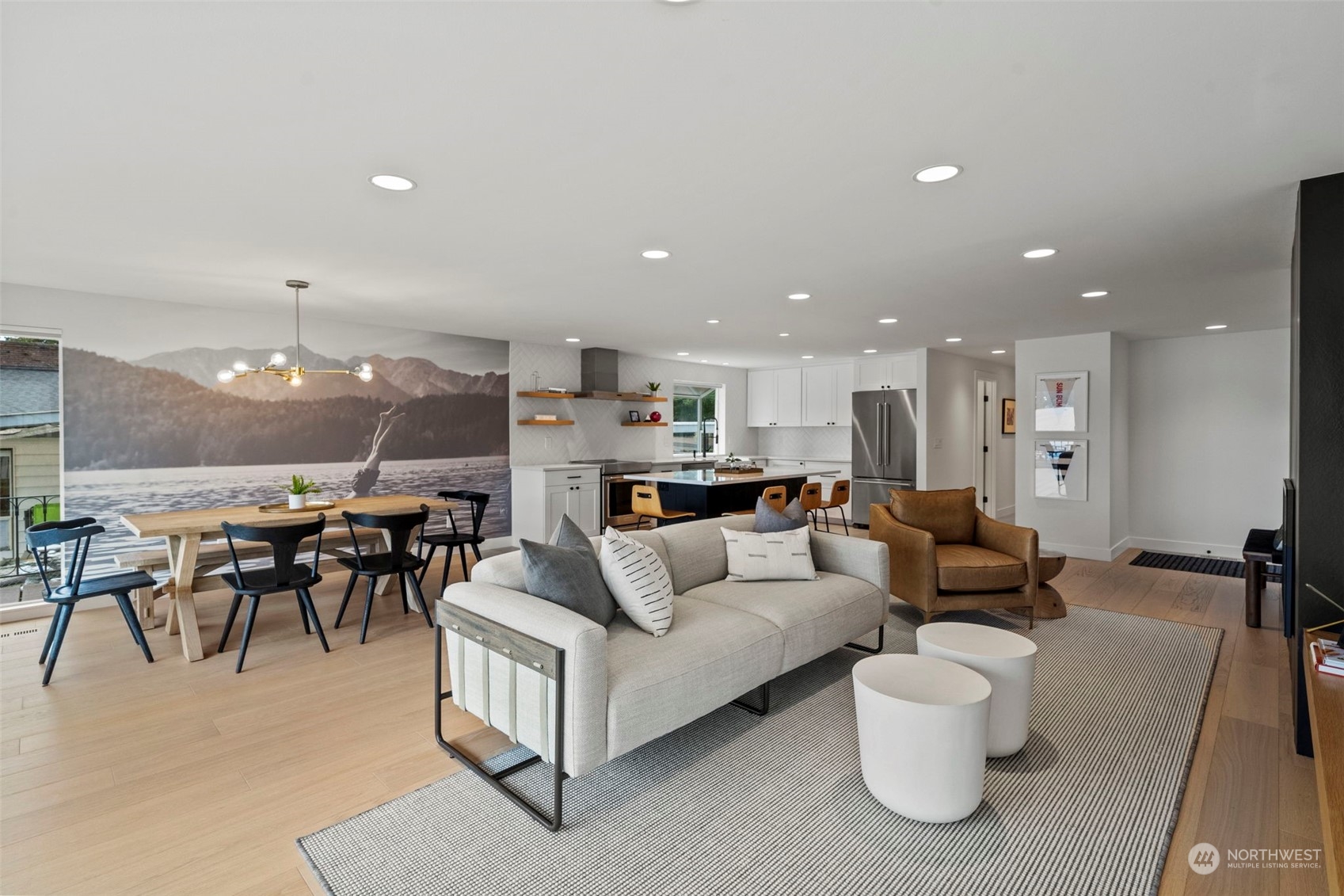 1102 Mountain View Boulevard S