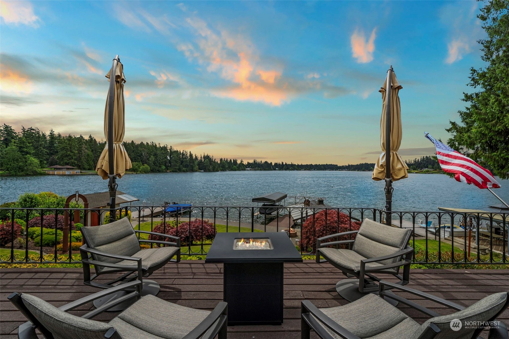 1102 Mountain View Boulevard S