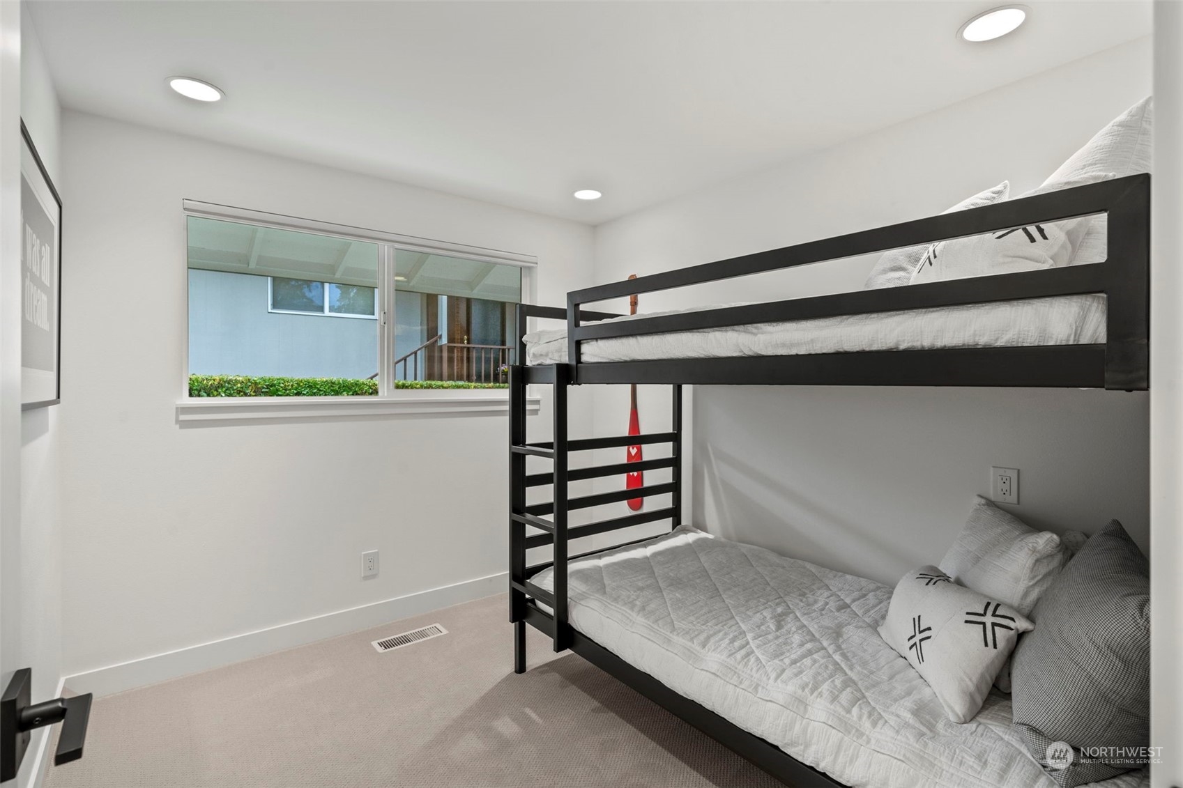 1102 Mountain View Boulevard S