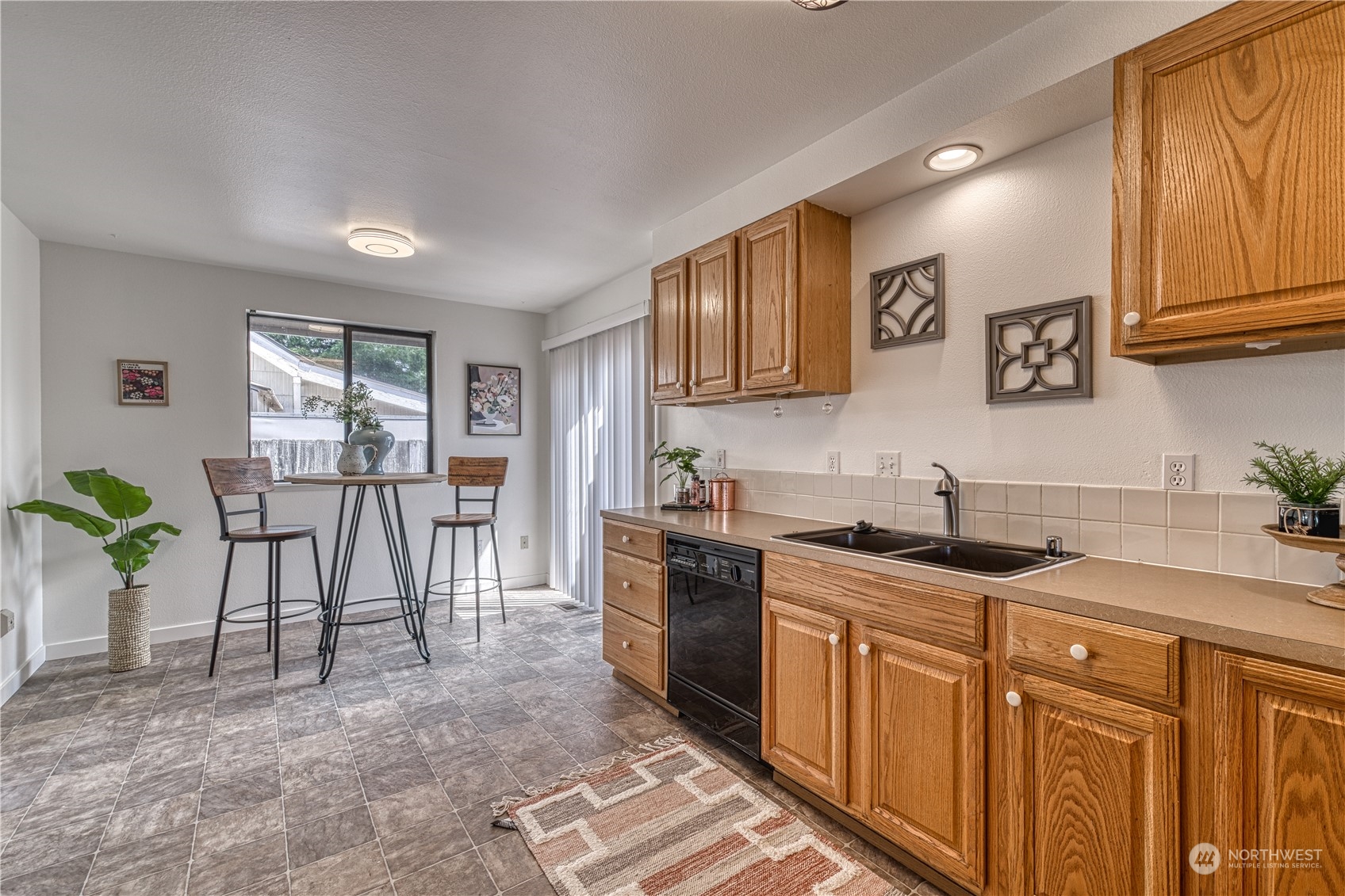 2215 N Ferdinand Street