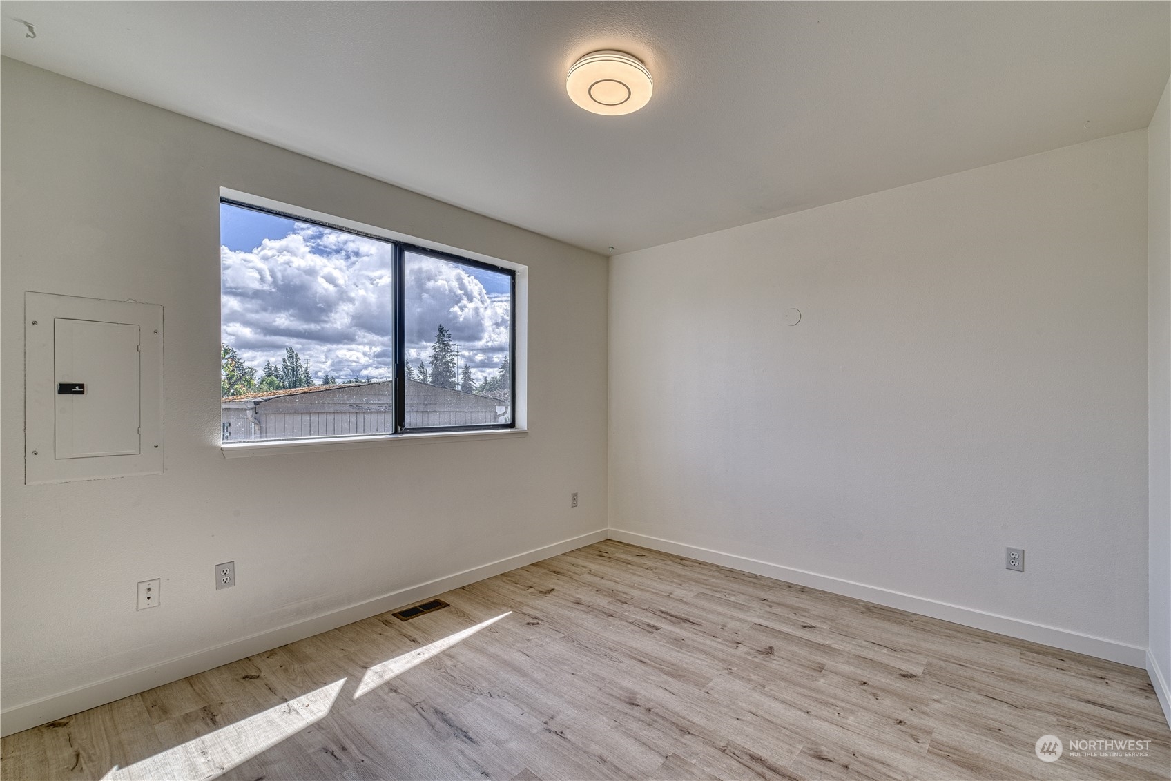 2215 N Ferdinand Street