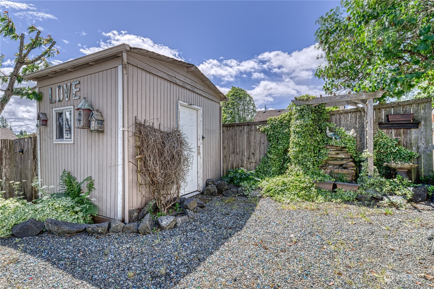 2215 N Ferdinand Street