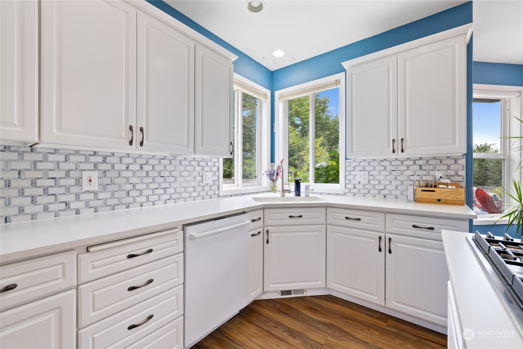 2727 Sutherland Place