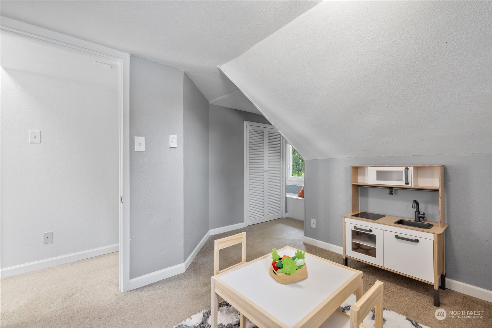 1319 E 65th Street