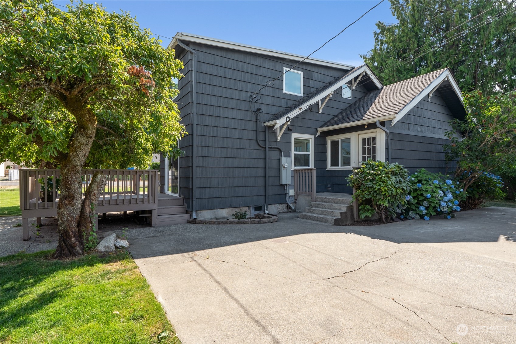 1319 E 65th Street