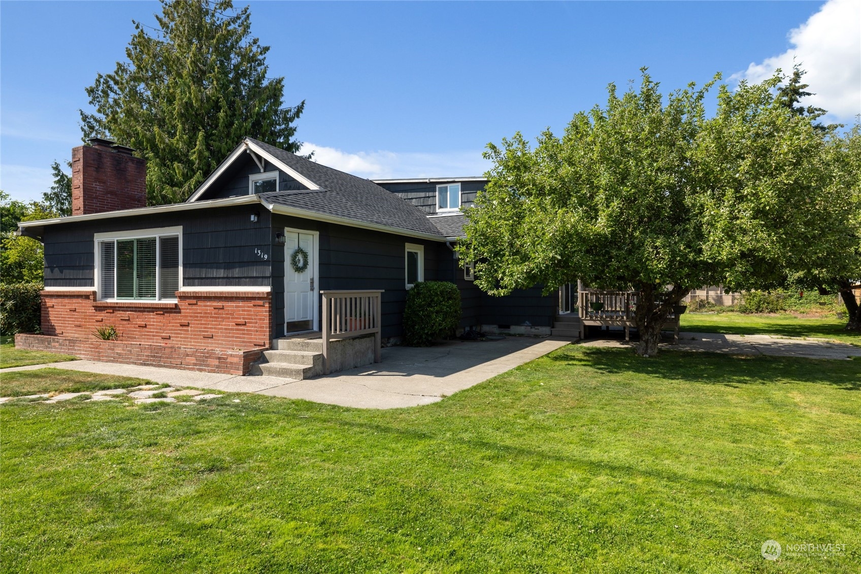 1319 E 65th Street