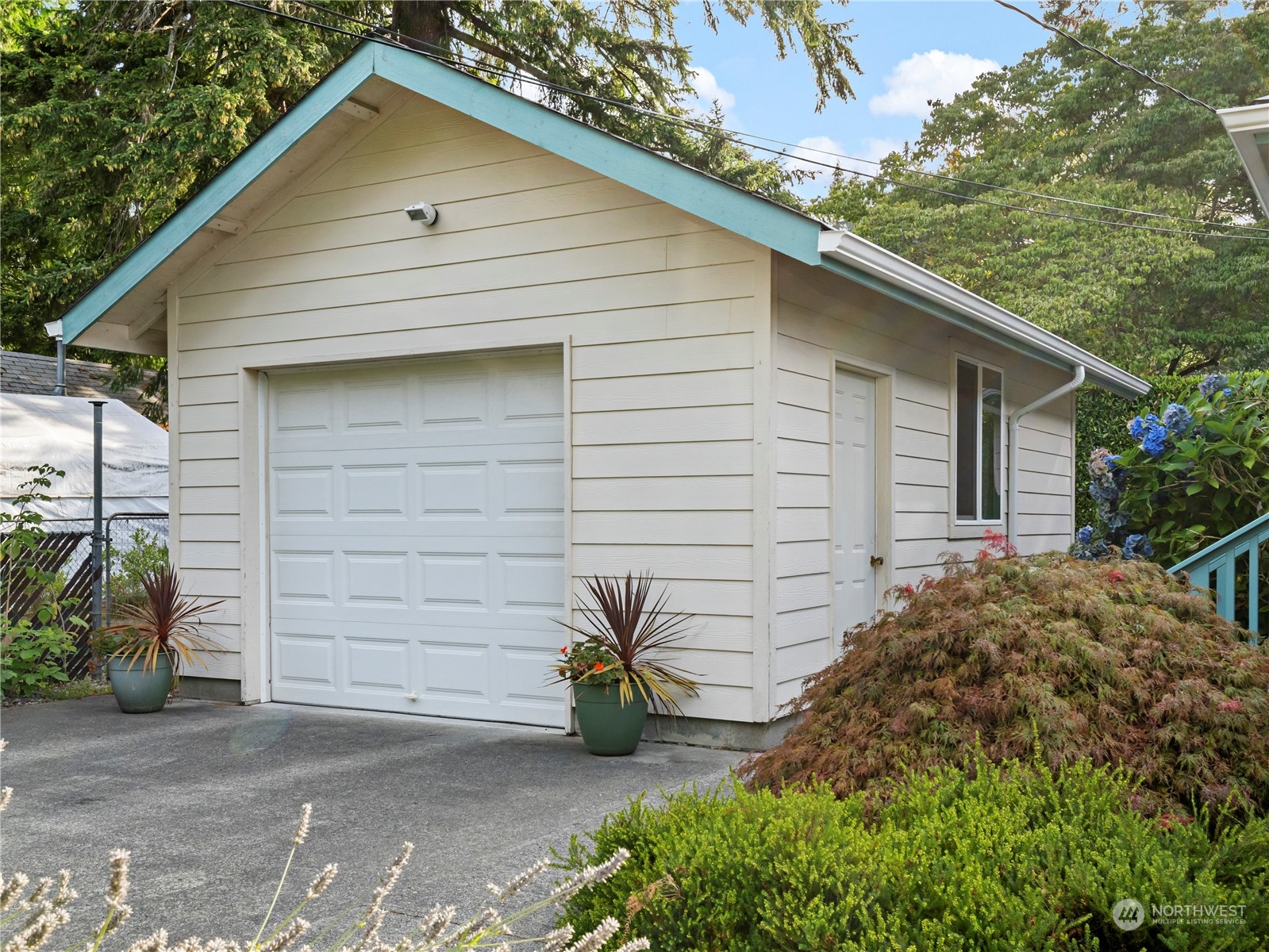 5250 Hansberry Street NW