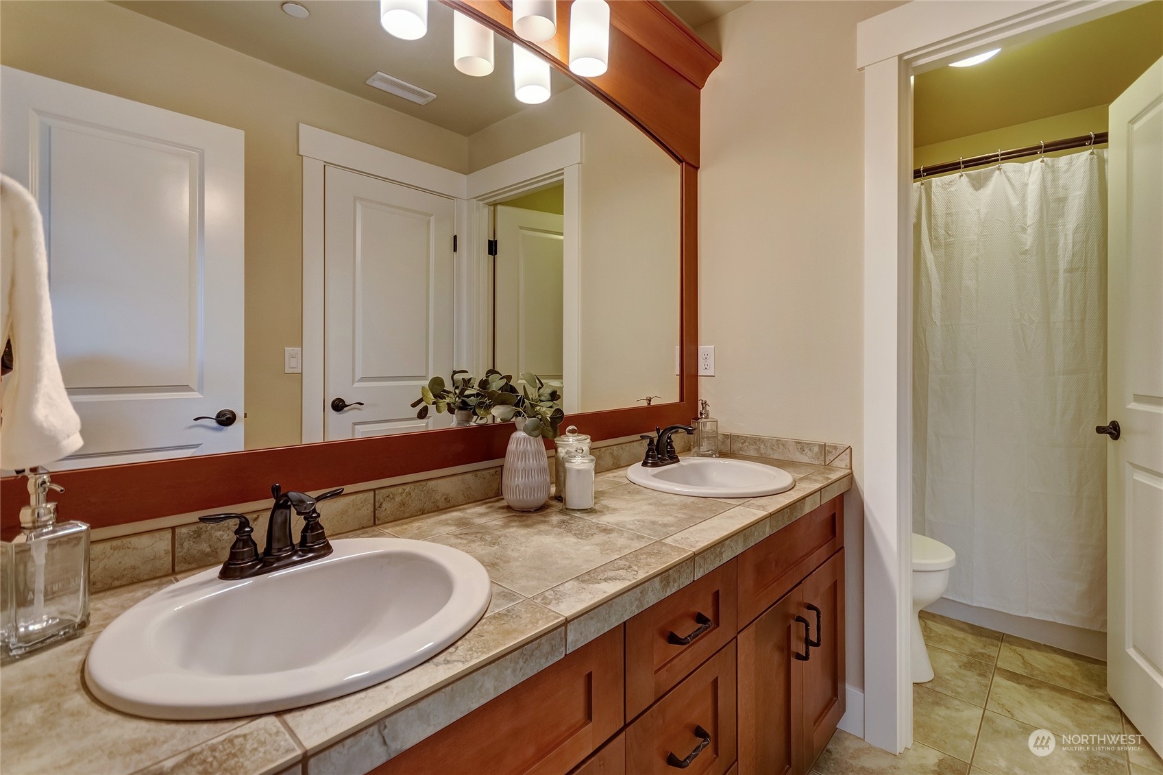 6028 213th Avenue Ct E