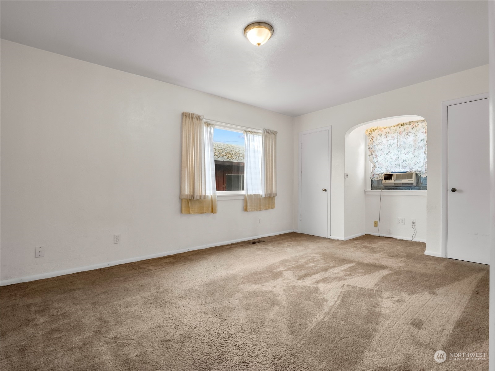 3563 S Monroe Street , -2252