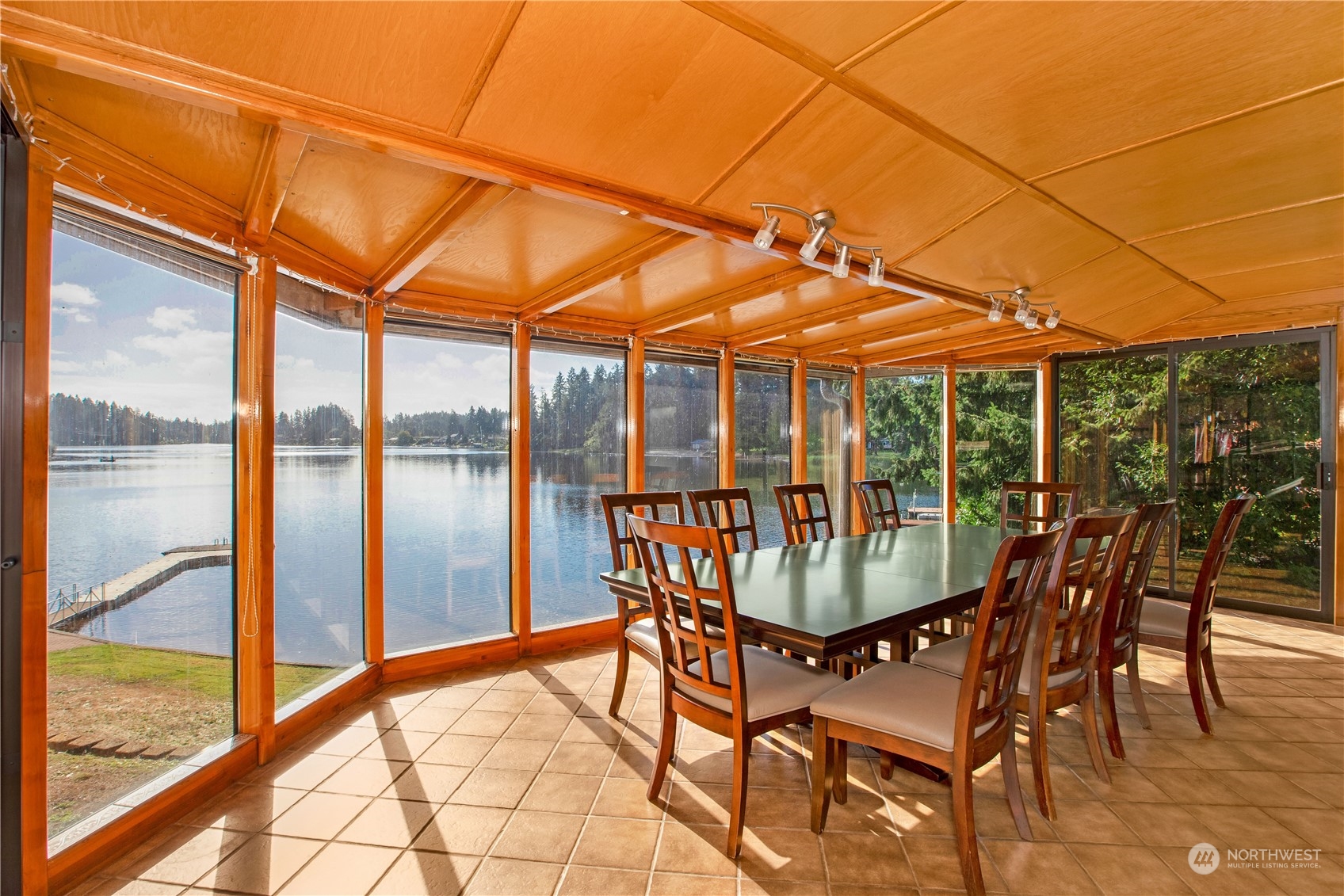 7335 Holmes Island Road SE