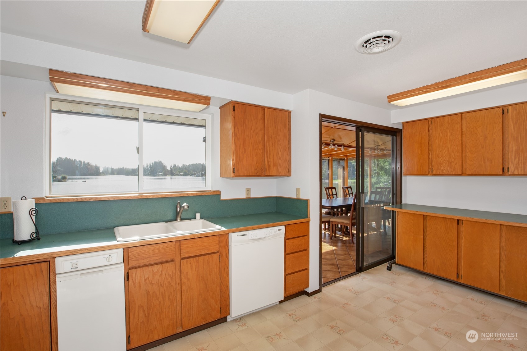 7335 Holmes Island Road SE