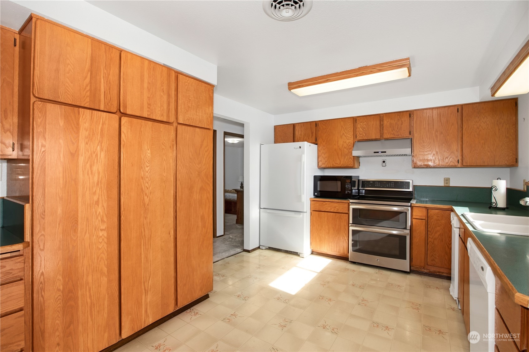 7335 Holmes Island Road SE